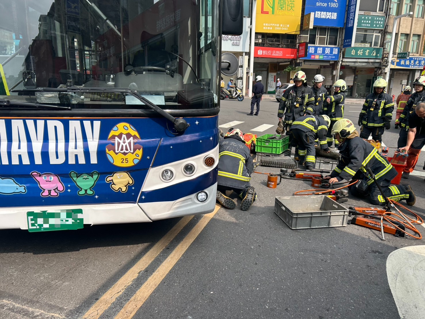 板橋今天發生死亡車禍。(警方提供)