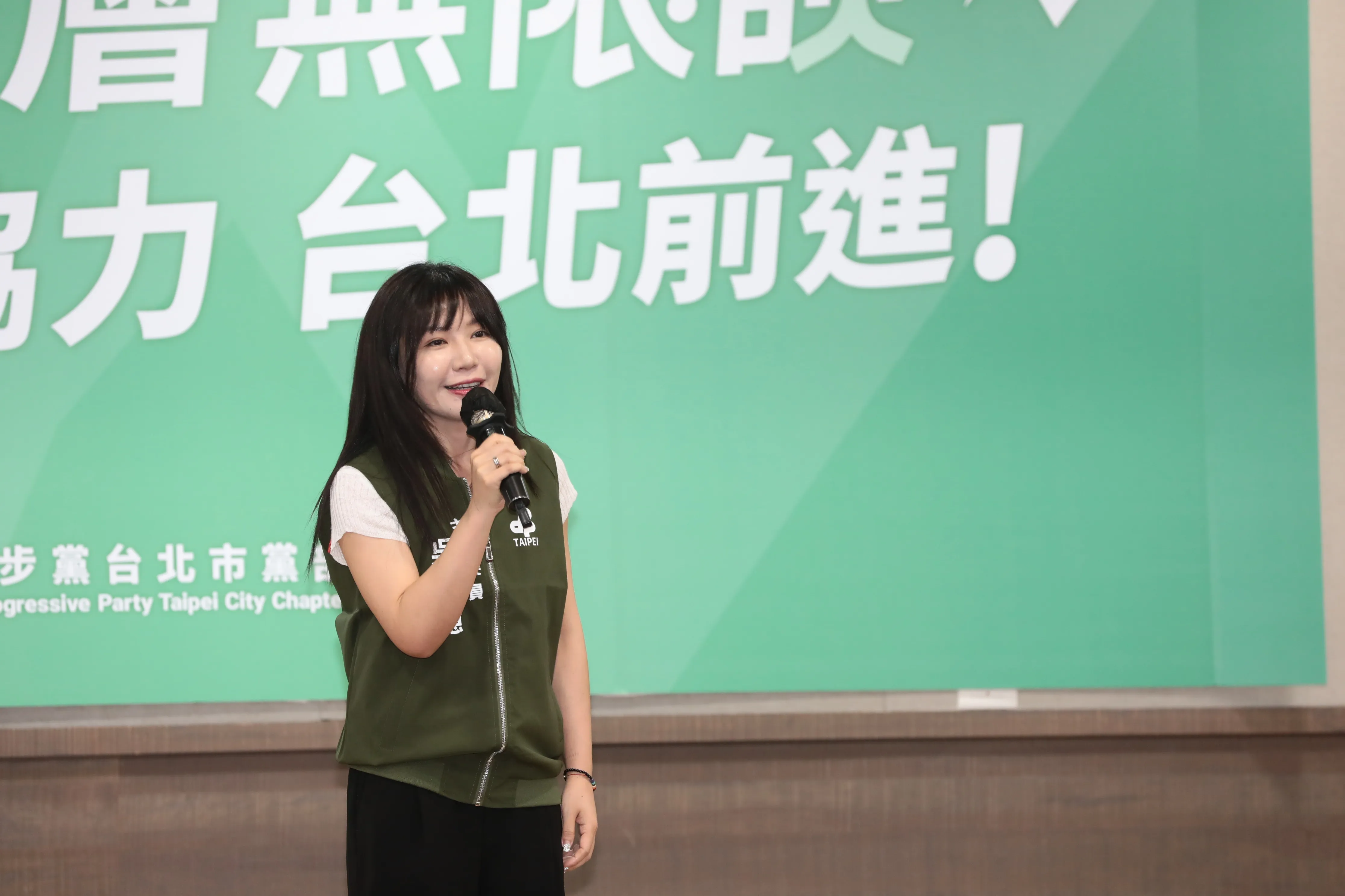 沈伯洋車掃爆「除名議員」跟隊爭議　吳沛憶喊話：認明民進黨提名4人