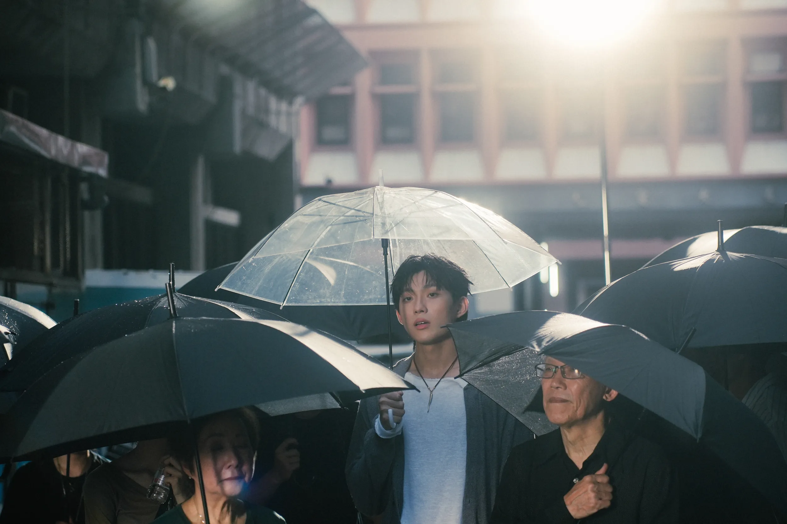 Juice Boy新單曲〈等雨停〉在汗蒸幕裡誕生 自認年輕免疫力強 仍被流感擊倒
