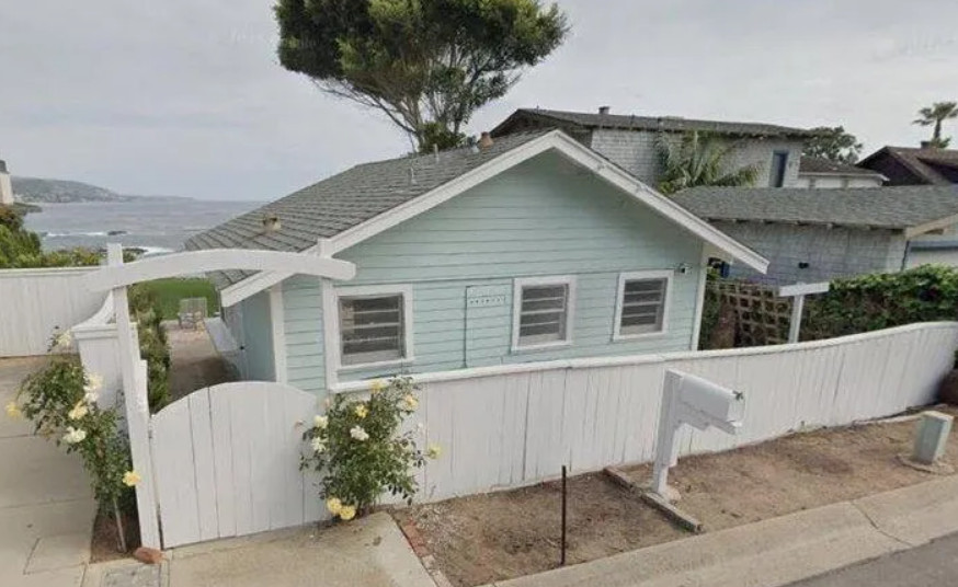 加州橙縣拉古那灘一間百年海濱小屋地理位置無敵,走出屋外就是海景第一排,房價短短幾年就飆升到6億元。(翻攝GoogleMap)