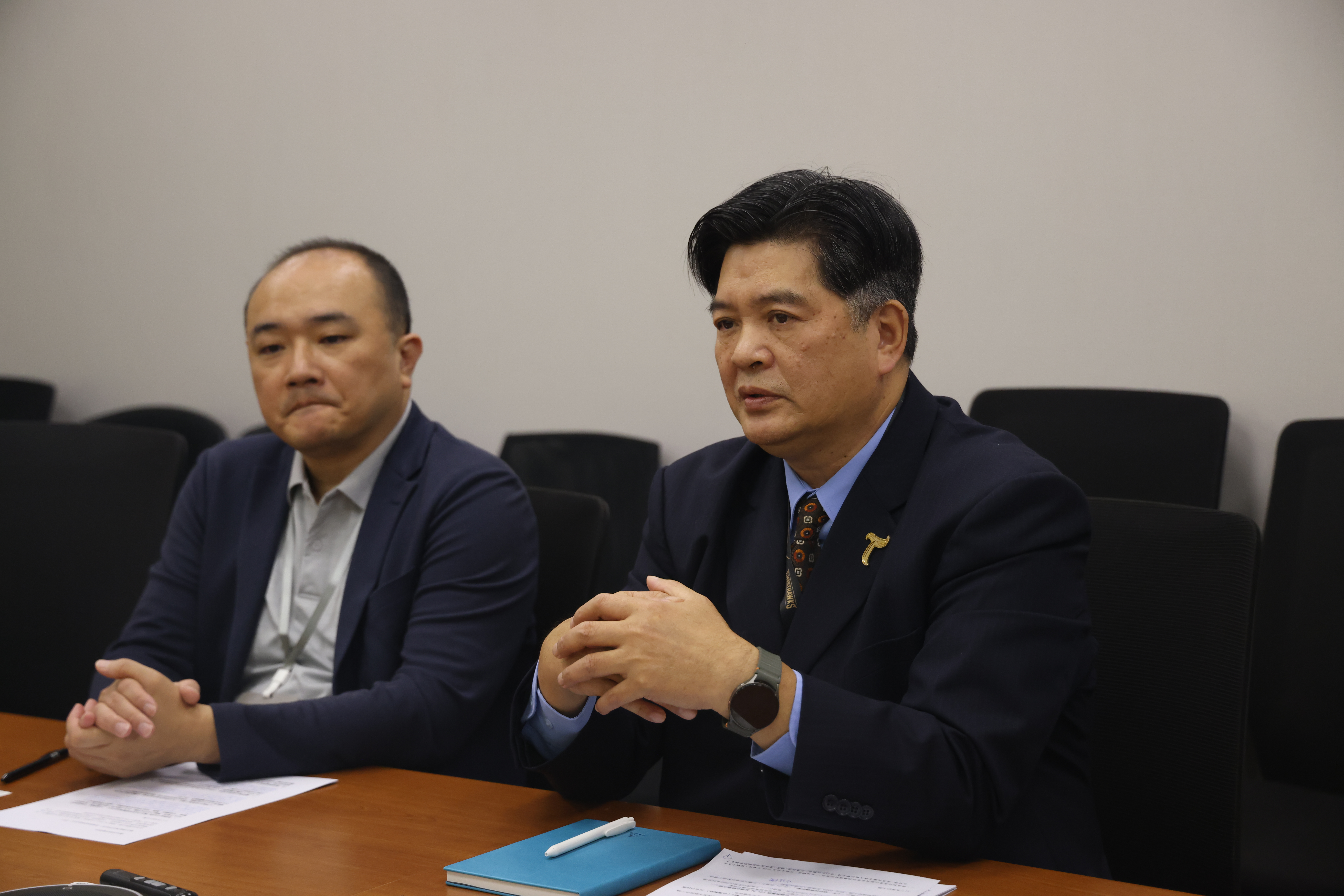 聯光通斥資6,250萬元收購台鋼能源100%股權,右為聯光通董事長林郁昌 ,左為總經理賴浩民。