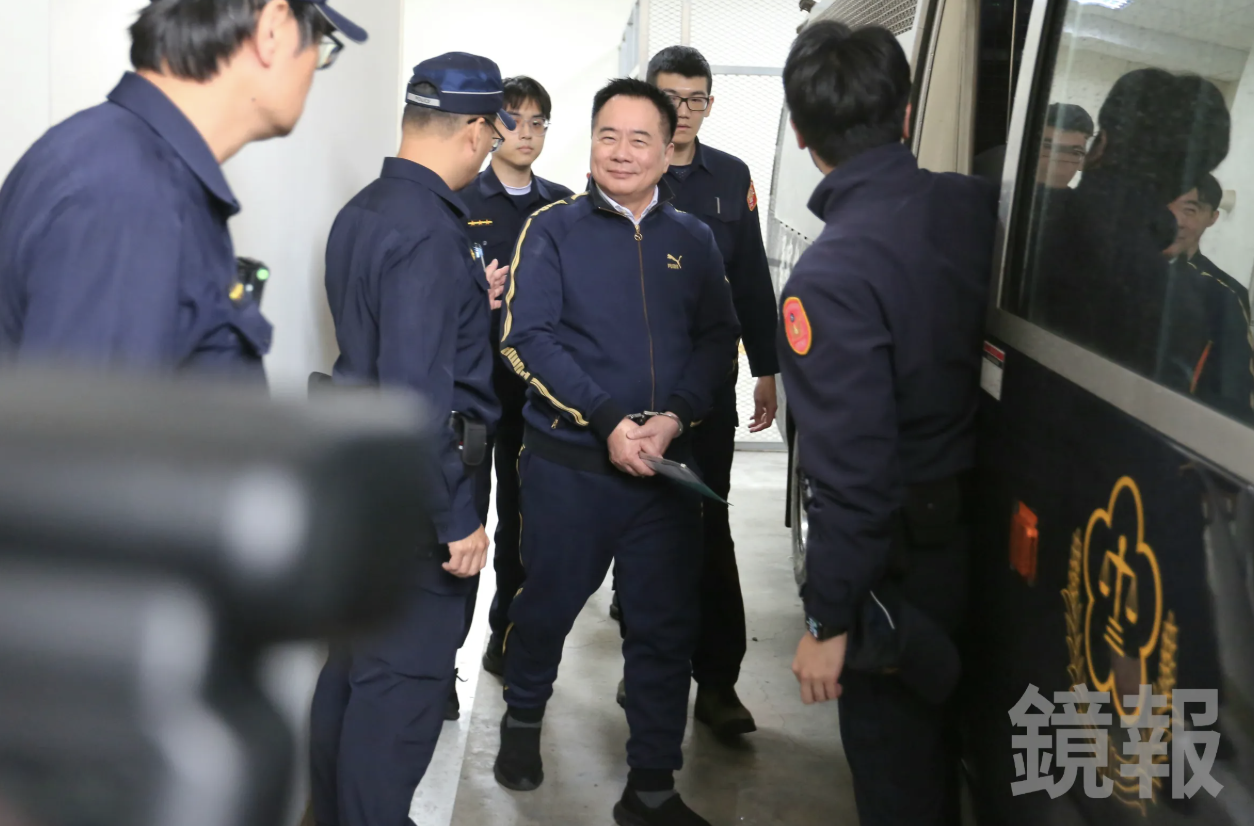 前立委蔡正元因三中案入獄服刑,近期於社群平台多次發文,除感謝多位政壇重量級人物探監,更特別致謝台中市長盧秀燕親自前往北監會面。(鏡報姜永年)