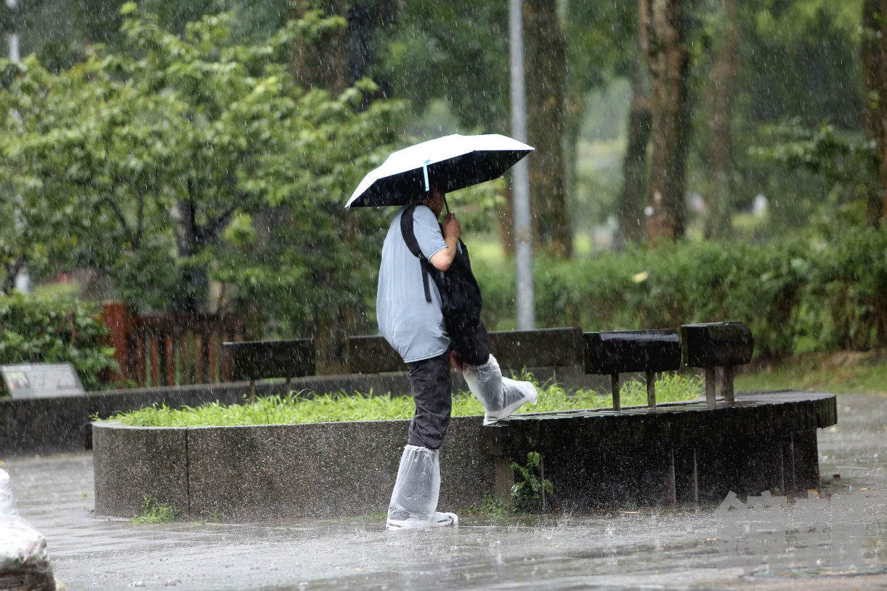 週三東北季風報到「桃園以北轉雨降溫」　雲林以南慎防午後大雨