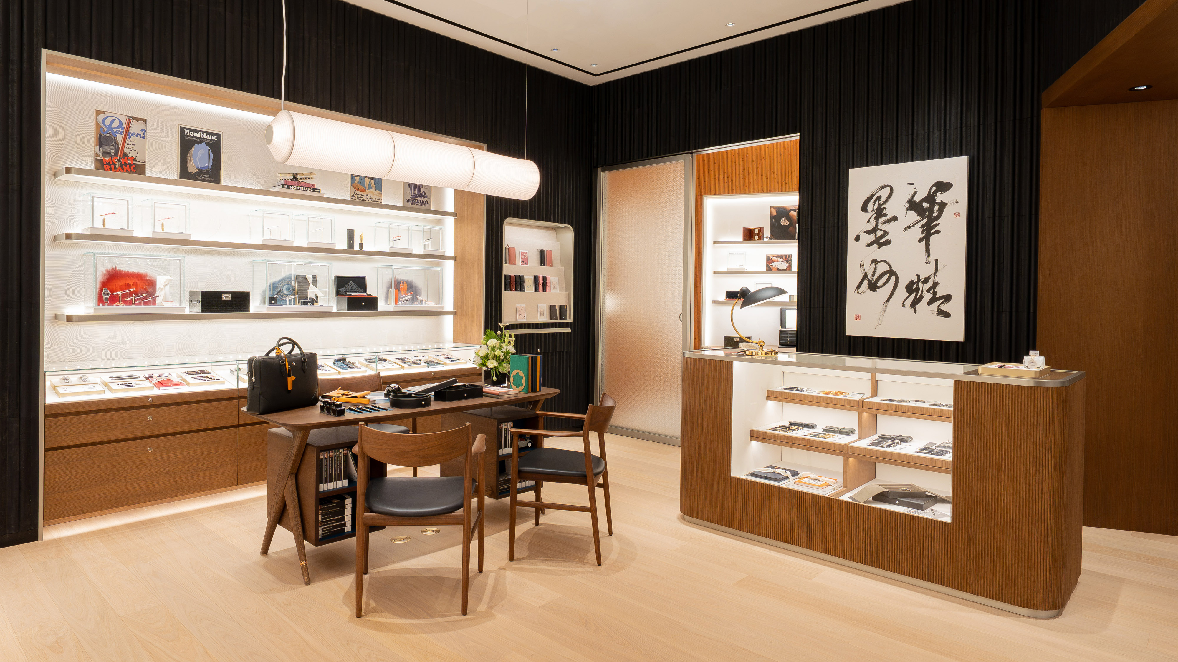 MONTBLANC台北101旗艦店書寫工具區。(萬寶龍提供)