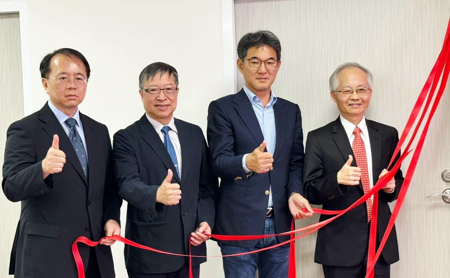劉建國出席「失智症研究辦公室」開幕暨合作揭幕典禮。劉建國立委辦公室提供