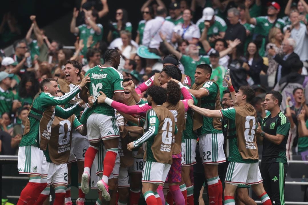 墨西哥2比0擊敗南非,搶下A組首勝。(翻攝自X@miseleccionmxEN)