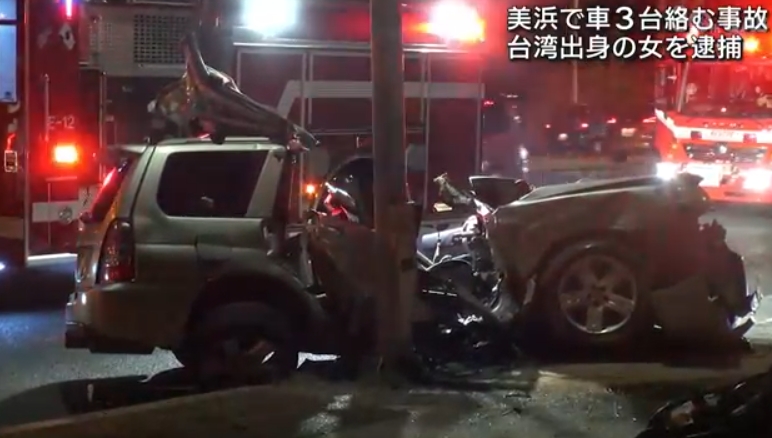 25歲台籍女子在沖繩自駕強行右轉導致車禍,造成一名美國海軍陸戰隊員大腿骨折。(翻攝自琉球朝日放送)