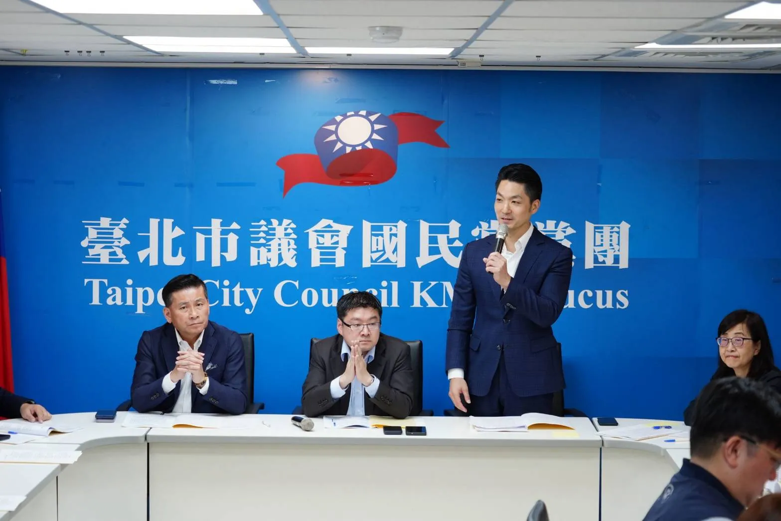 遭爆缺席10次毒防會議！蔣萬安喊非事實　張育萌列紀錄：公開說謊