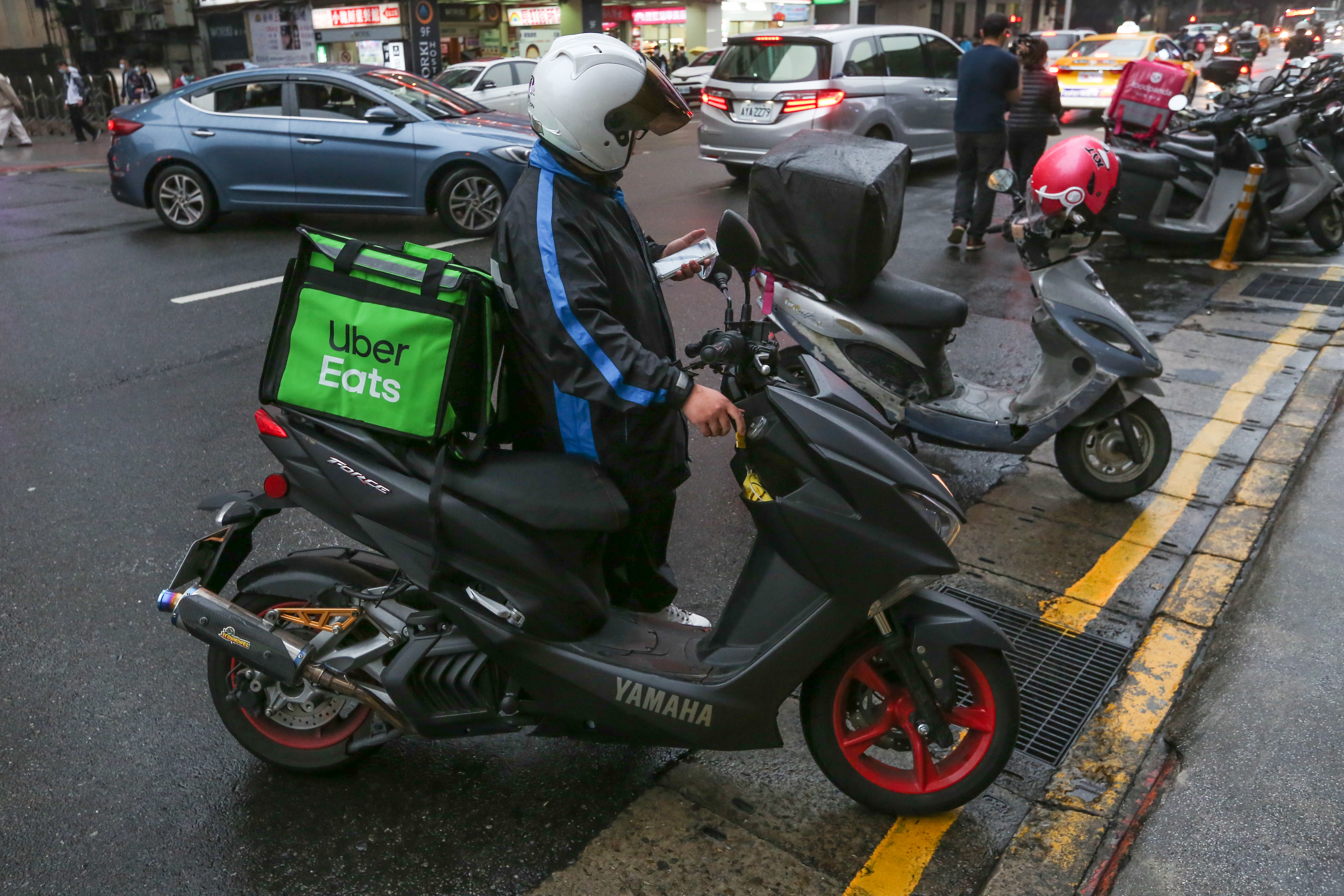 外送平台Uber Eats傳系統災情。(本刊資料照)