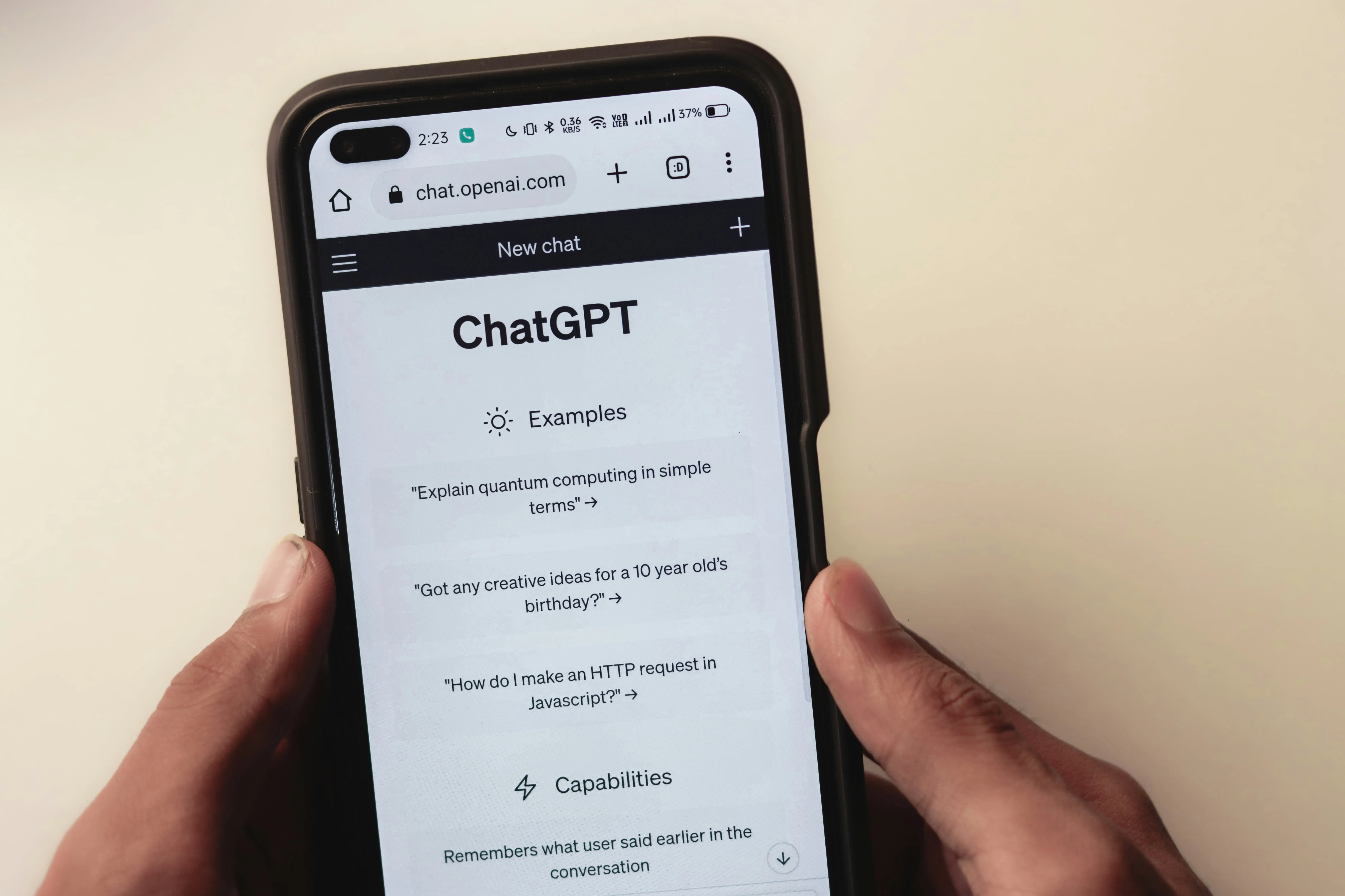 不要對ChatGPT說謝謝！英國政府最新AI使用建議　背後原因竟和環境有關