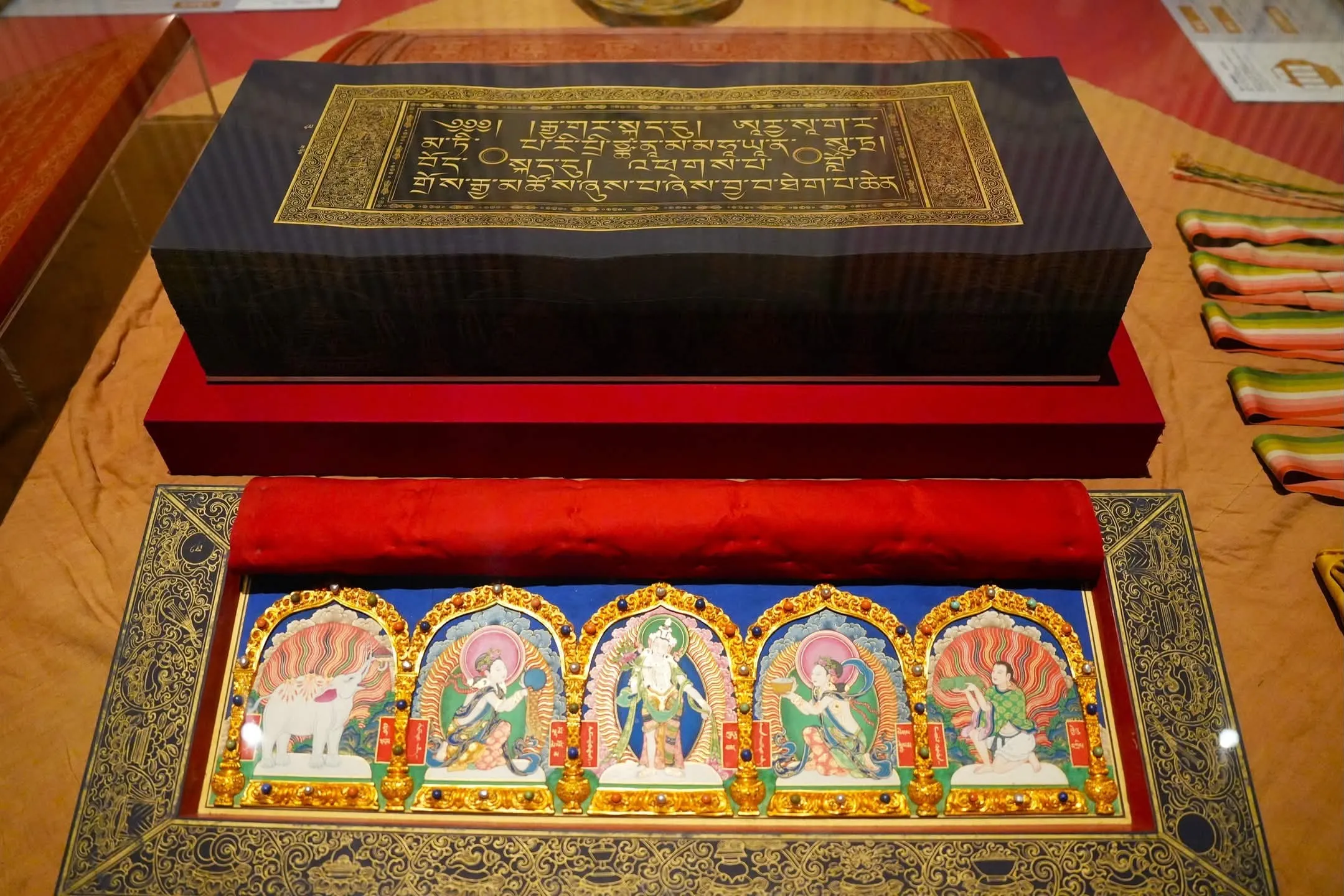 《龍藏經》夯到排隊3小時！　他列4貢獻笑喊：故宮應該頒獎狀給我