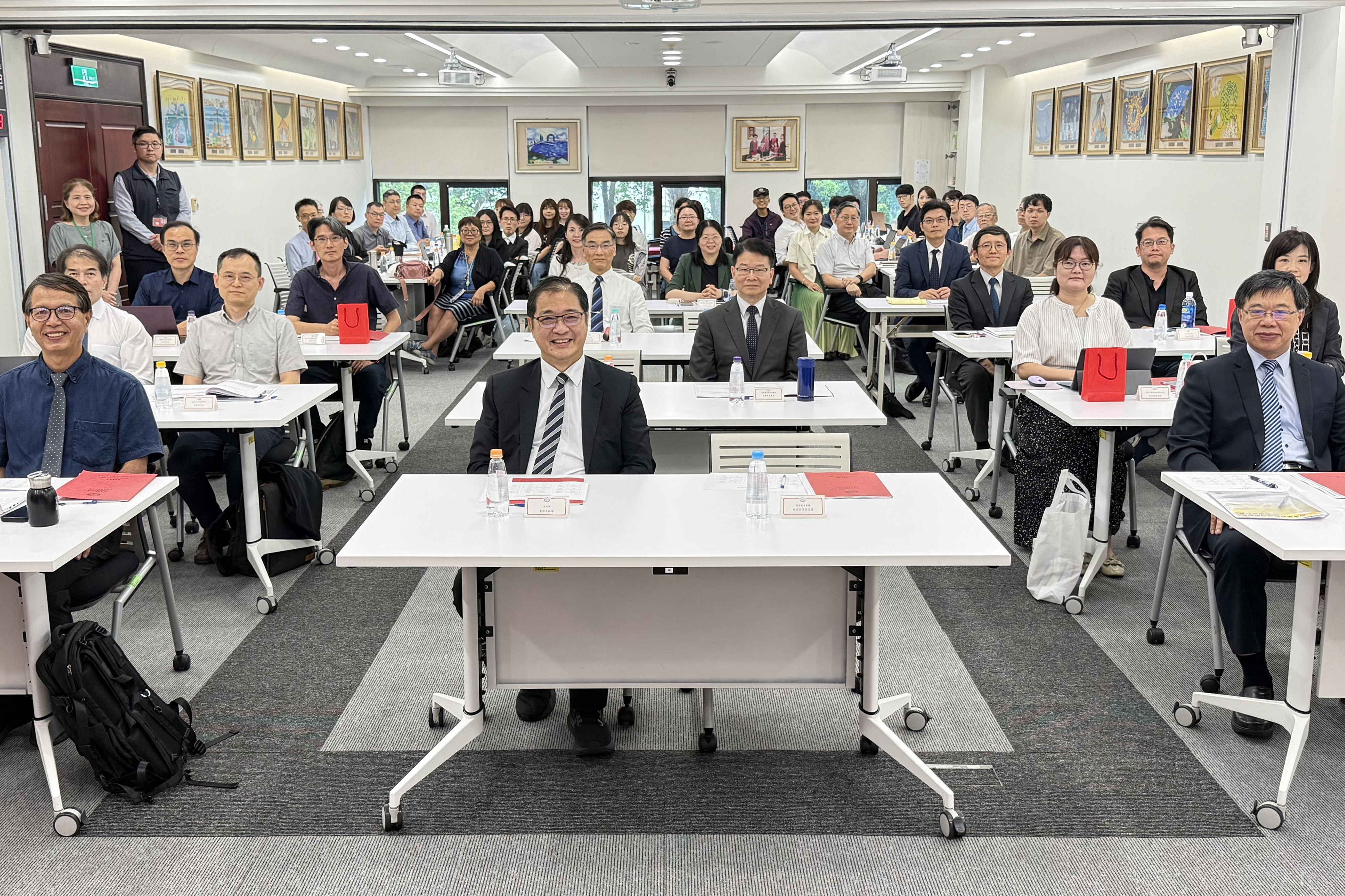 立法院擬針對羈押制度修法,引發司法實務界及學界高度關注,最高檢舉辦研討會,對相關修法可能造成的衝擊提出多項建言。(最高檢提供)