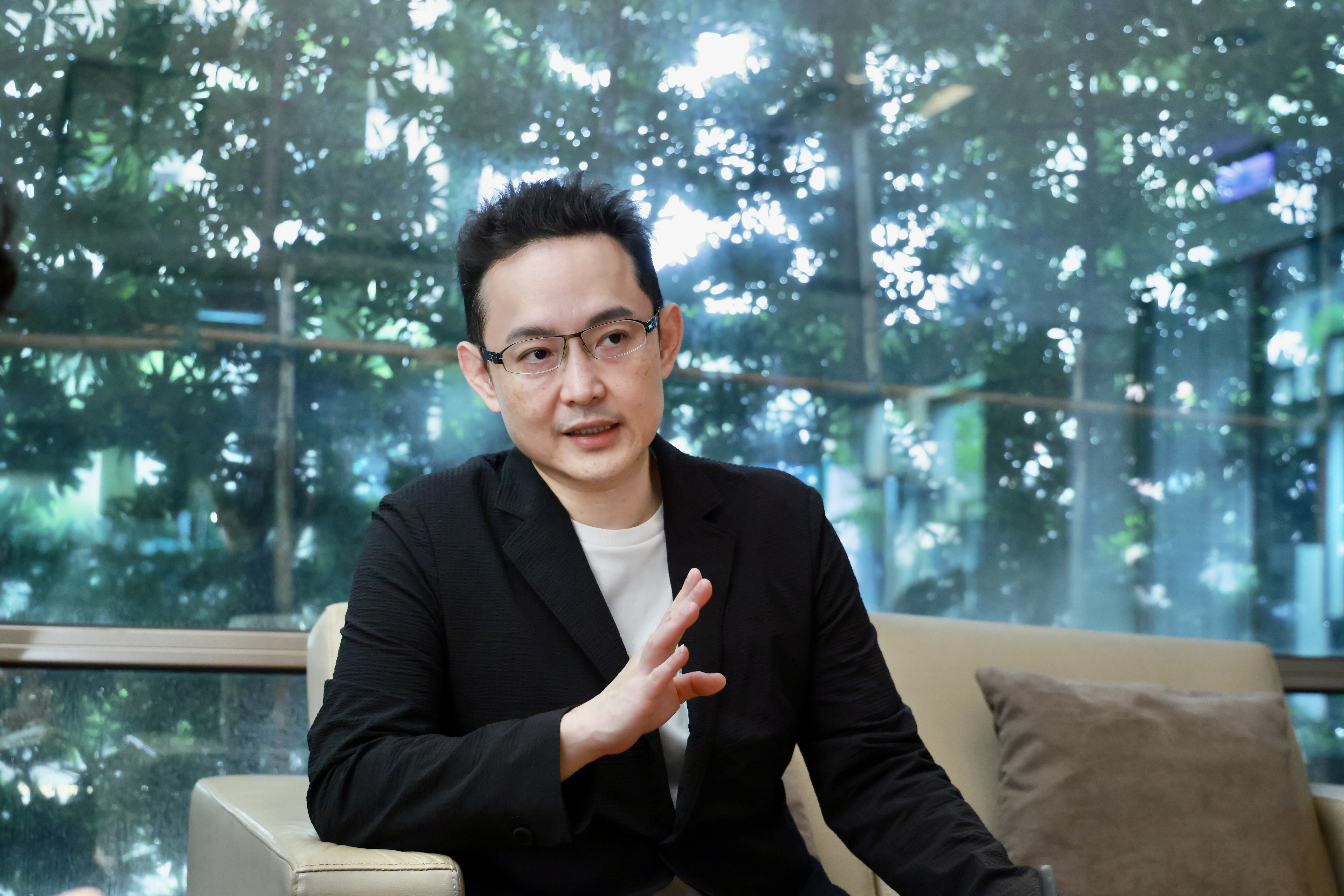 沈萬鈞表示,AI應用端商機要落地成功,需要透過工業電腦整合。