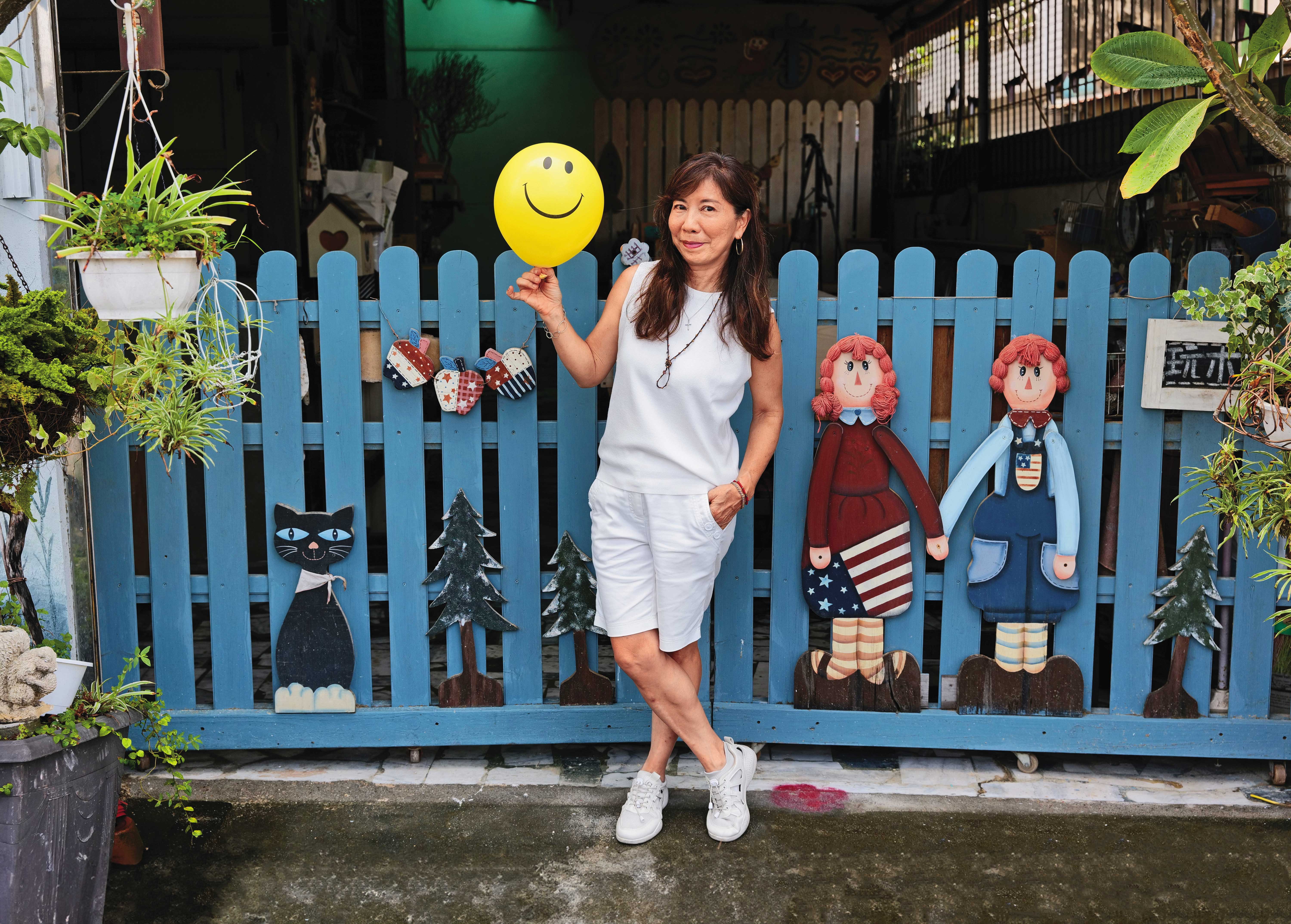 在兒子不斷勸說下,王惠華3年多前終於與外遇多年的前夫離婚。