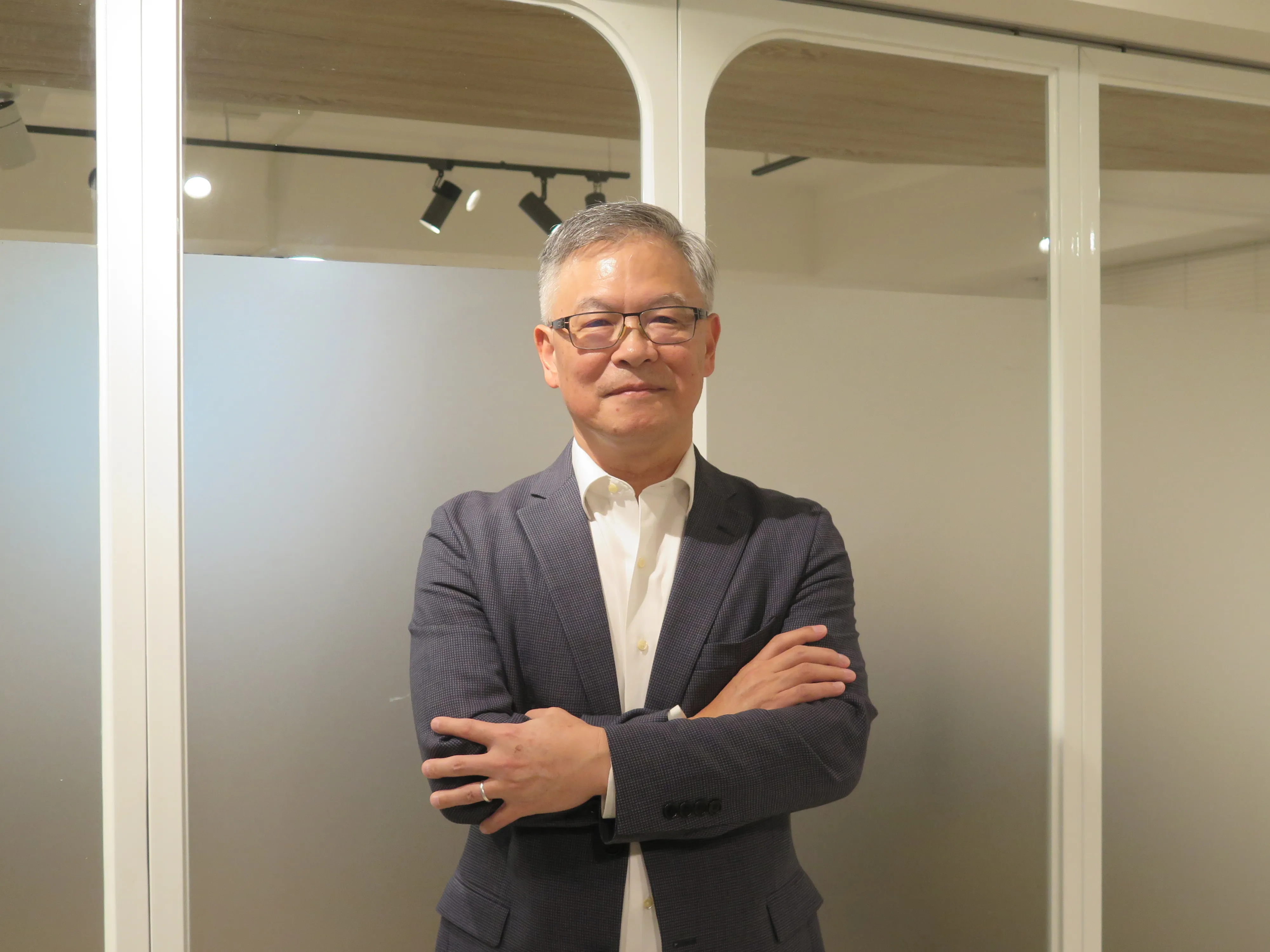 油電價差大多國推電巴   創奕能源黃振聲：全球跑透透明年衝興櫃