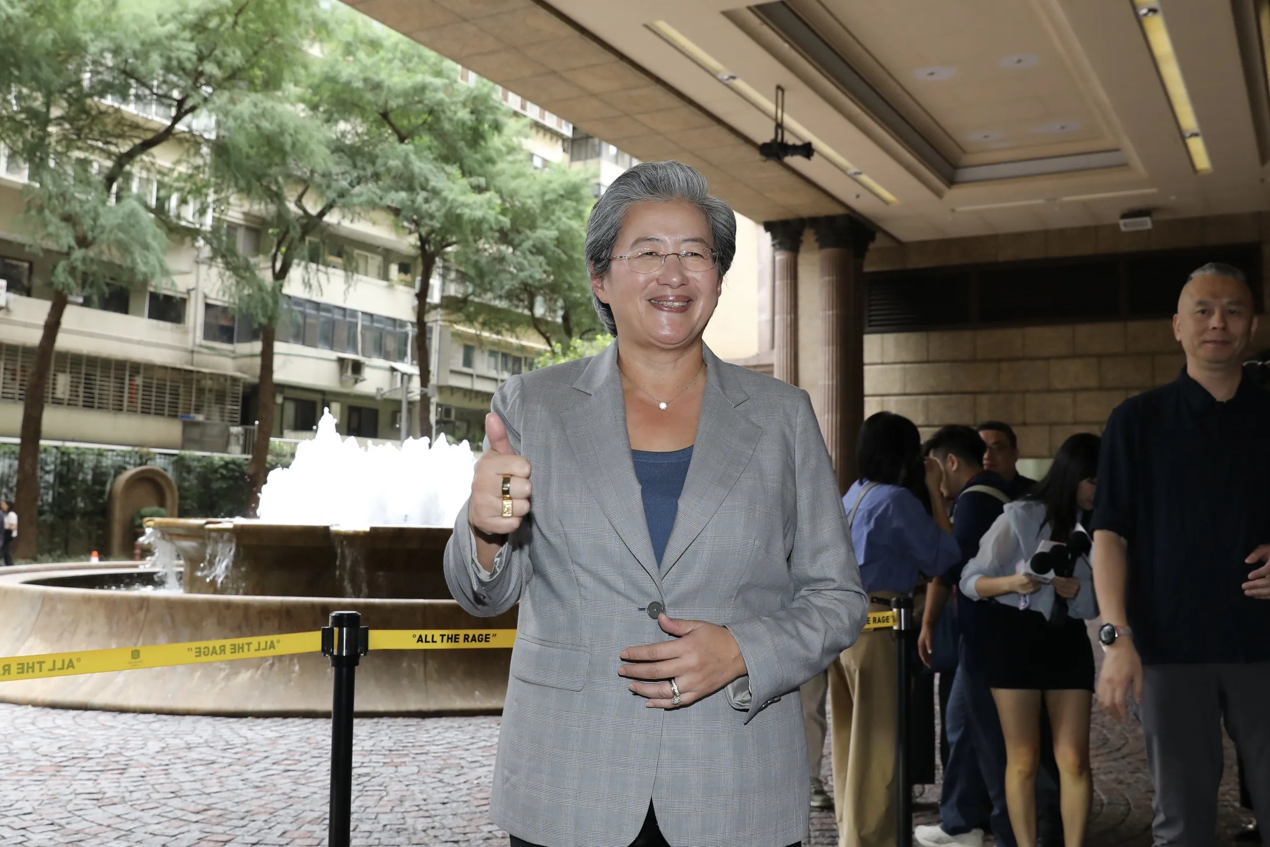 半導體女王訪台／台積電、鴻海都見了　蘇姿丰快閃台灣固樁喊加碼投資