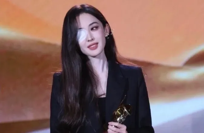 古力娜扎親曝眼疾復發　坦言「情況不太妙」：恐面臨手術