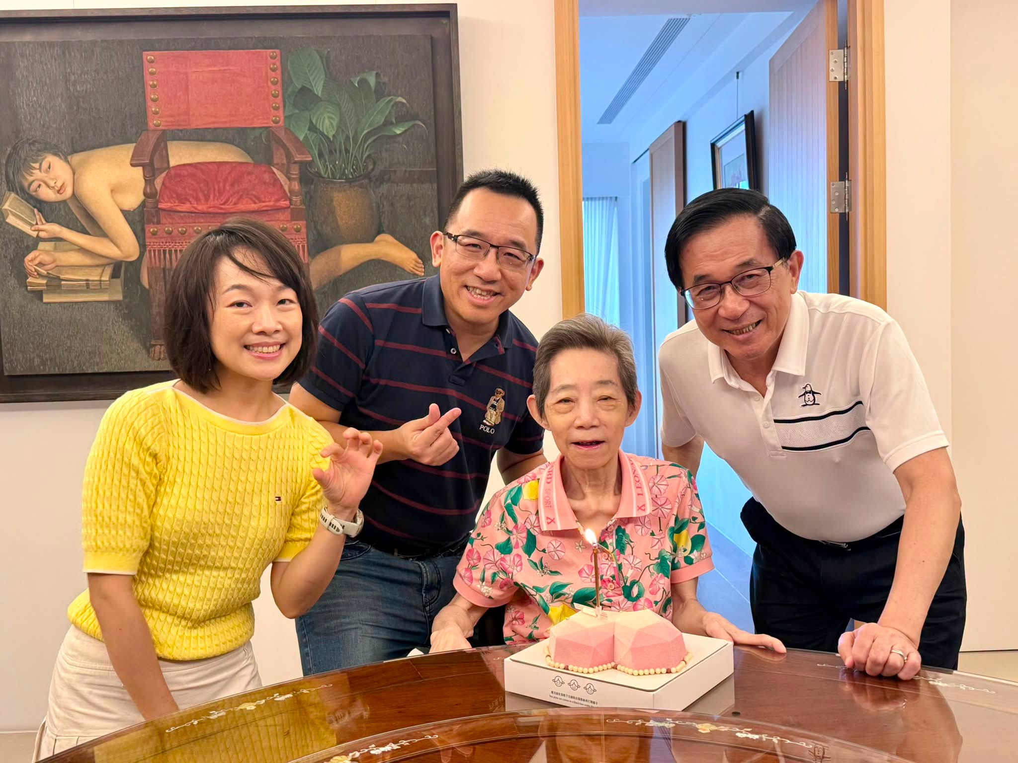 陳水扁今感嘆一家為妻子吳淑珍慶生,卻遭到網路不理性留言。(翻攝陳水扁臉書)