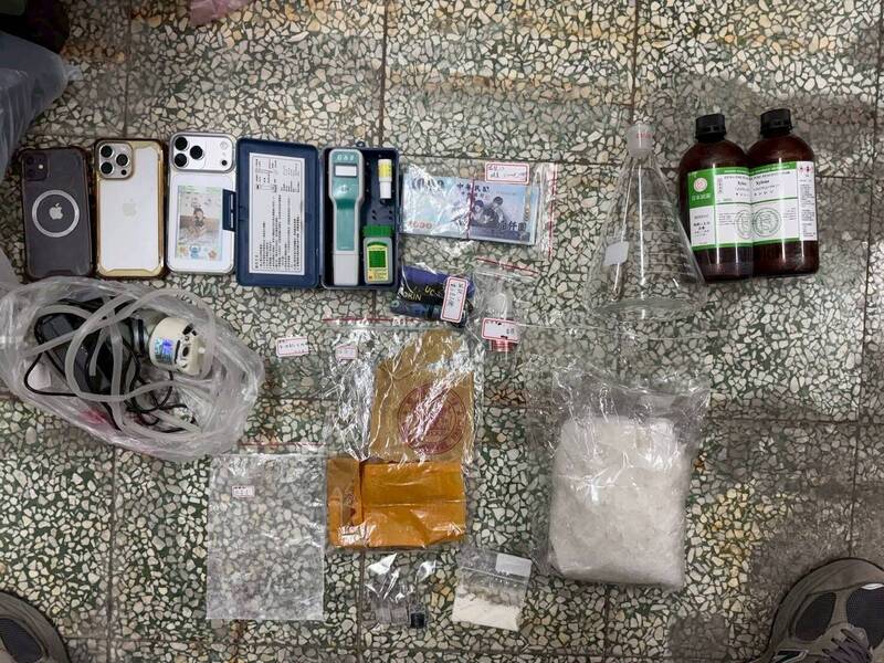 37歲吳姓男子透過網路自學,利用日本知名感冒藥製毒。(雲林地檢署提供)