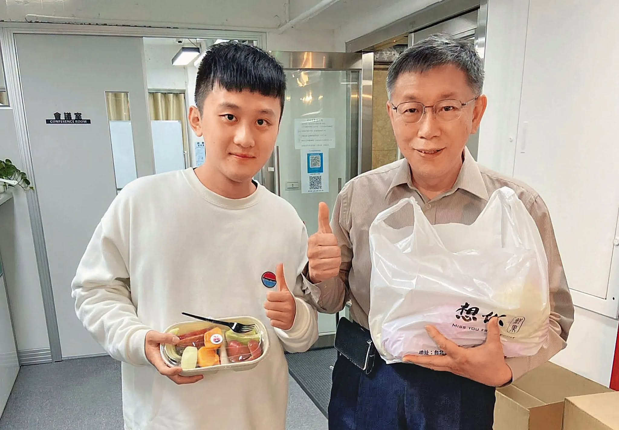 中評委簡幸甫被爆「騙砲小草」勾人妻　民眾黨宣布開除黨籍