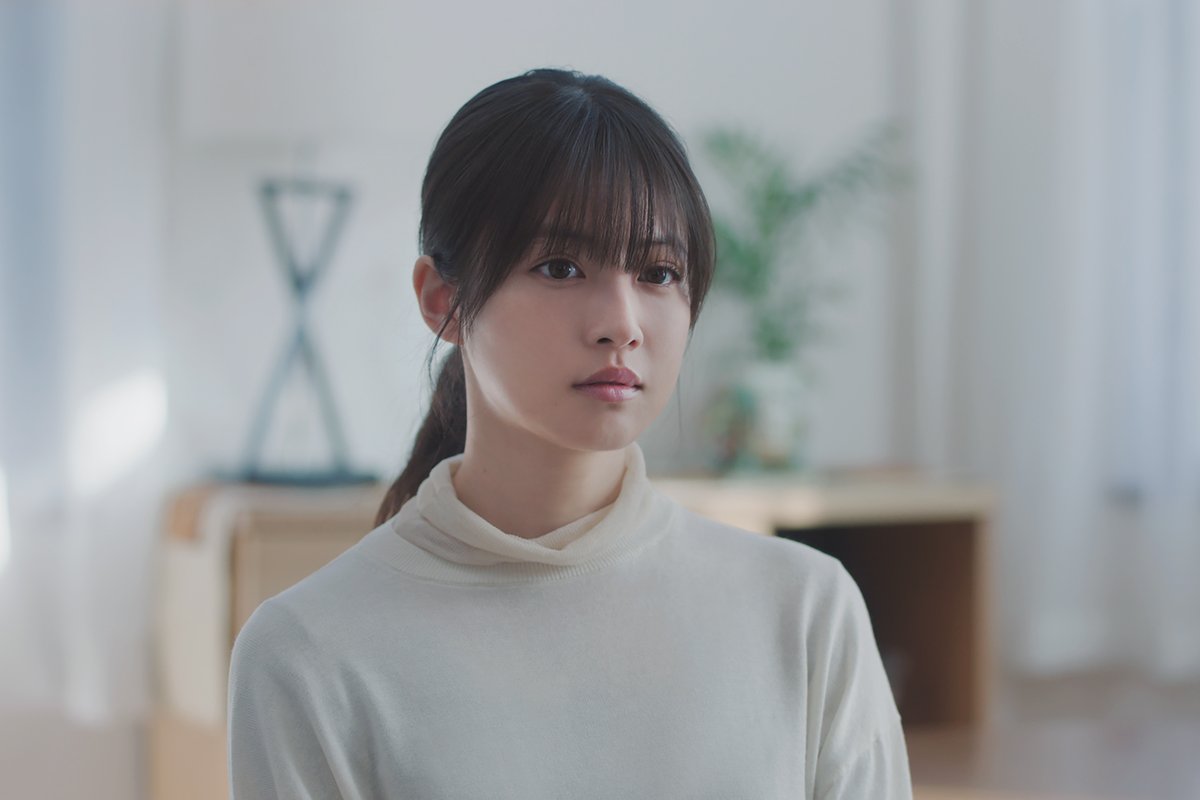 以《紅豆麵包》備受關注的今田美櫻在《天鵝與蝙蝠》飾演被害人女兒。(車庫娛樂提供)