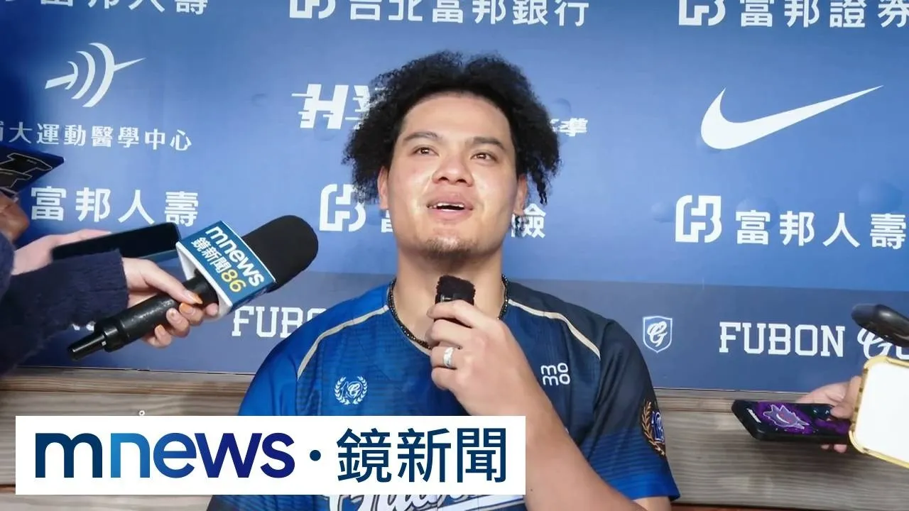 「國防部長」張育成手術順利！　頂新造型亮相