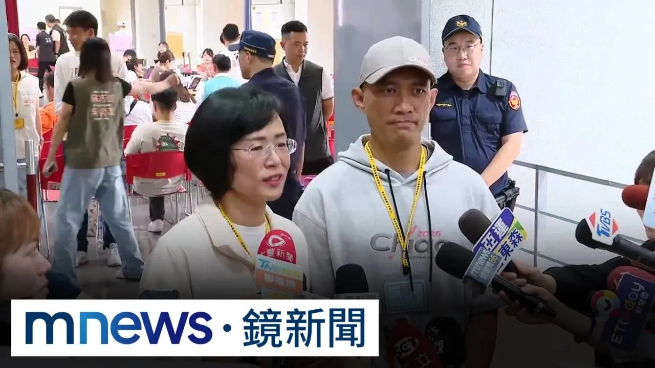 蘇巧慧「母雞帶小雞」登記參選！　最強後盾夫「龍男」現身