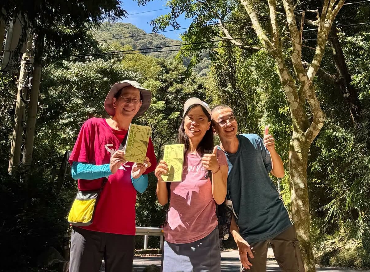 作家劉克襄發文回應《少年綠皮書》曾寫下的3篇文章,主角就是當年17歲的沈伯洋。(翻攝自劉克襄臉書)