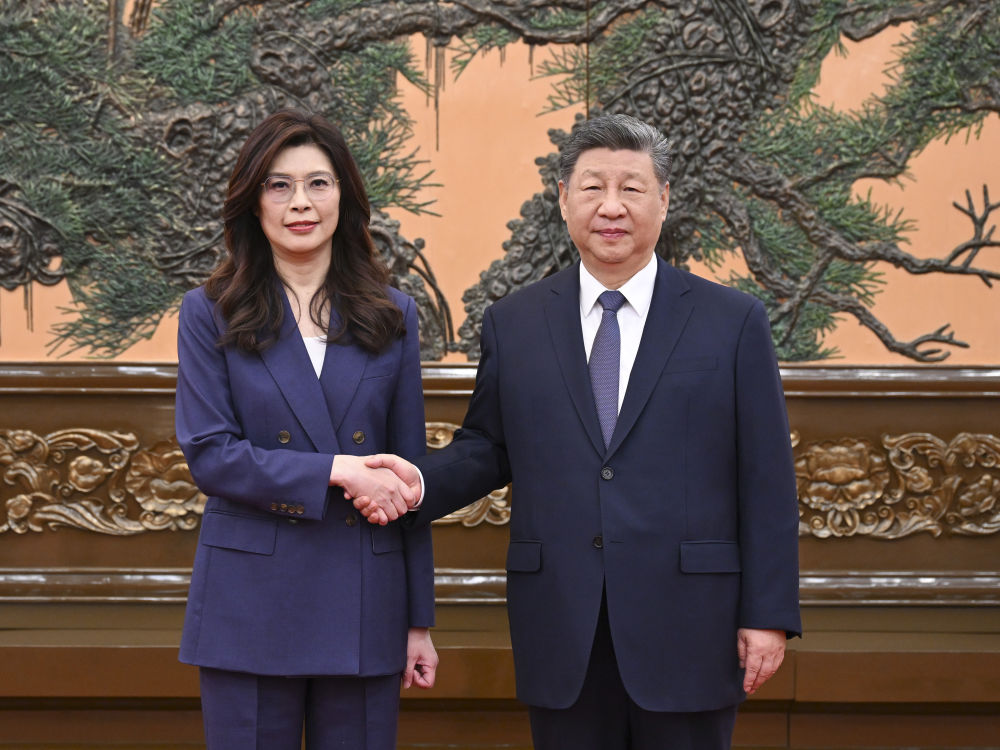 鄭麗文訪美參加座談,提到習近平先前向她承諾,只要兩岸同屬一個中華文明、一個中華民族,「什麼事情都好商量」。(翻攝新華社)