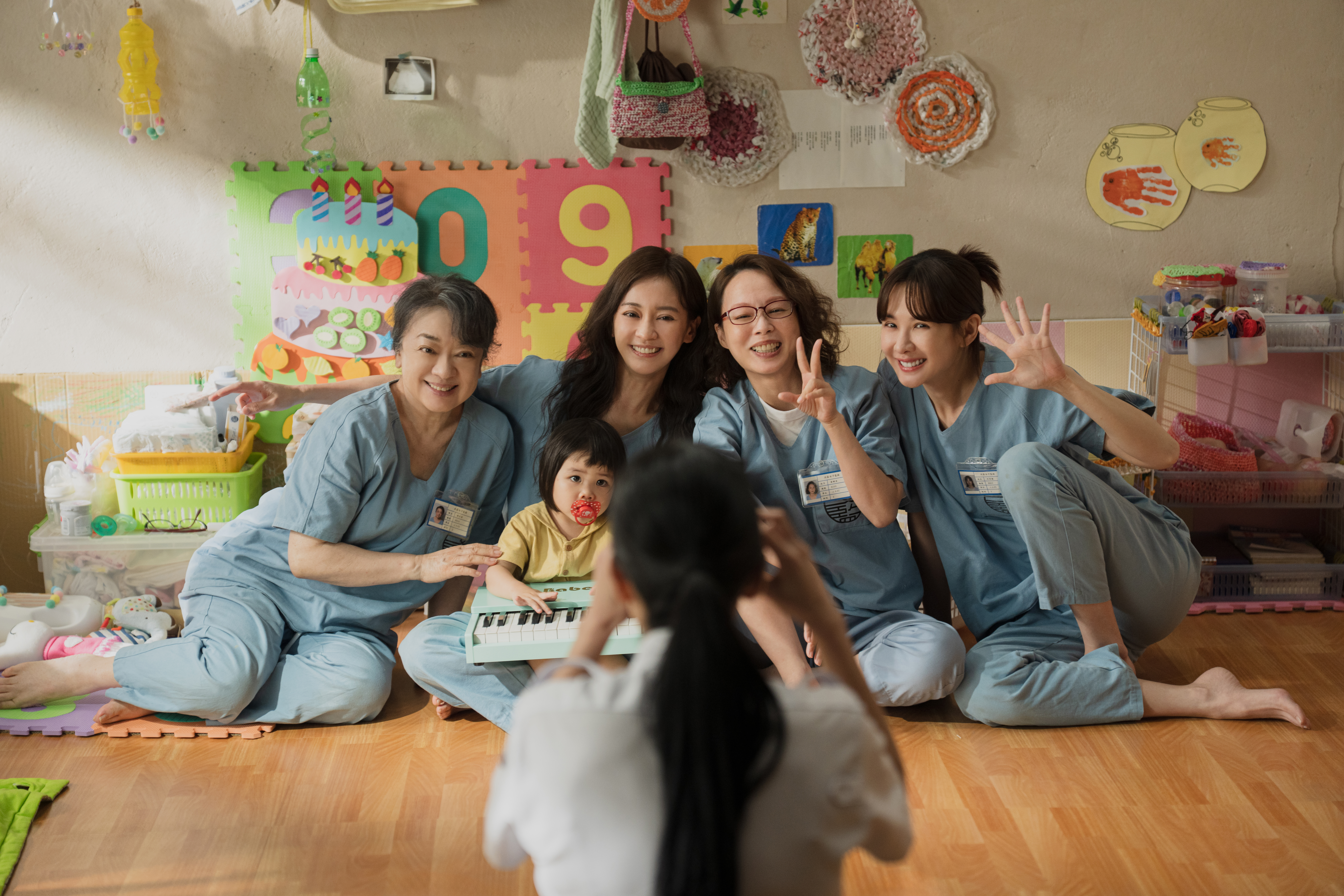 《陽光女子合唱團》邀請到翁倩玉(左起)、陳意涵、孫淑媚、安心亞等女星演出。(壹壹喜喜提供)