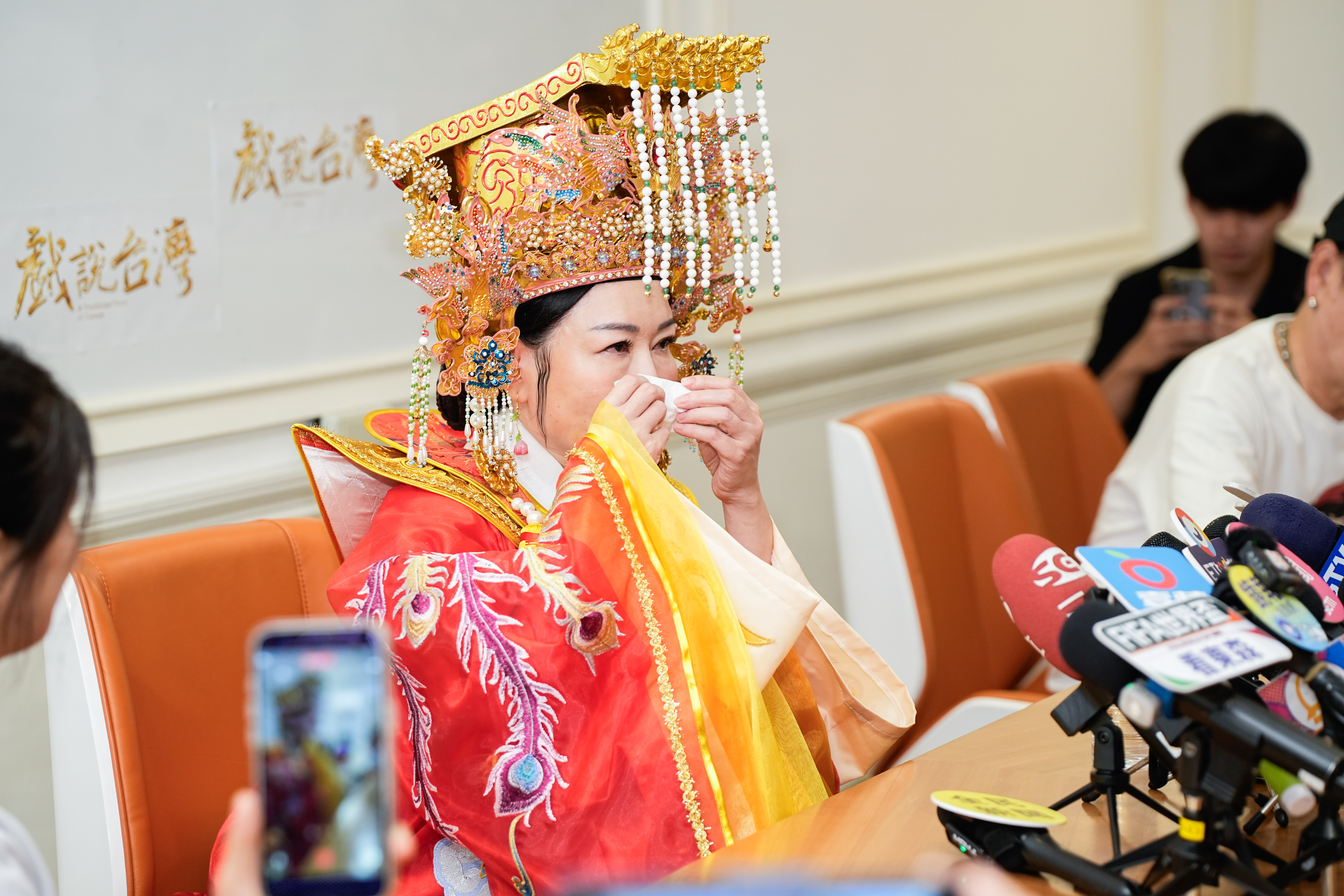 張秀卿將演出媽祖娘娘感動又兼具壓力,記者會上數度落淚。