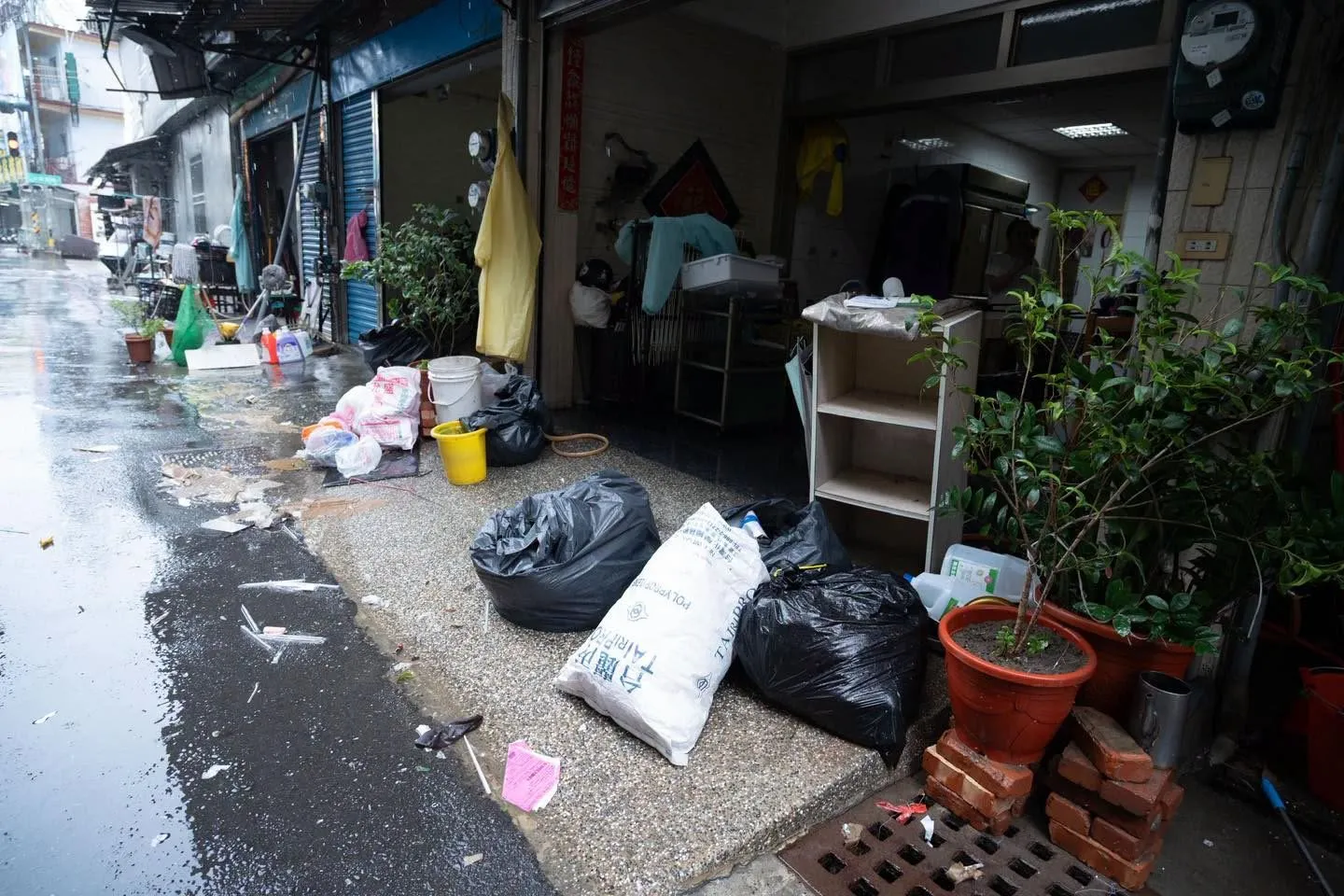颱洪保險攻略1／豪雨淹屋住宅火險只賠8千！　想賠更多得加保這一張 