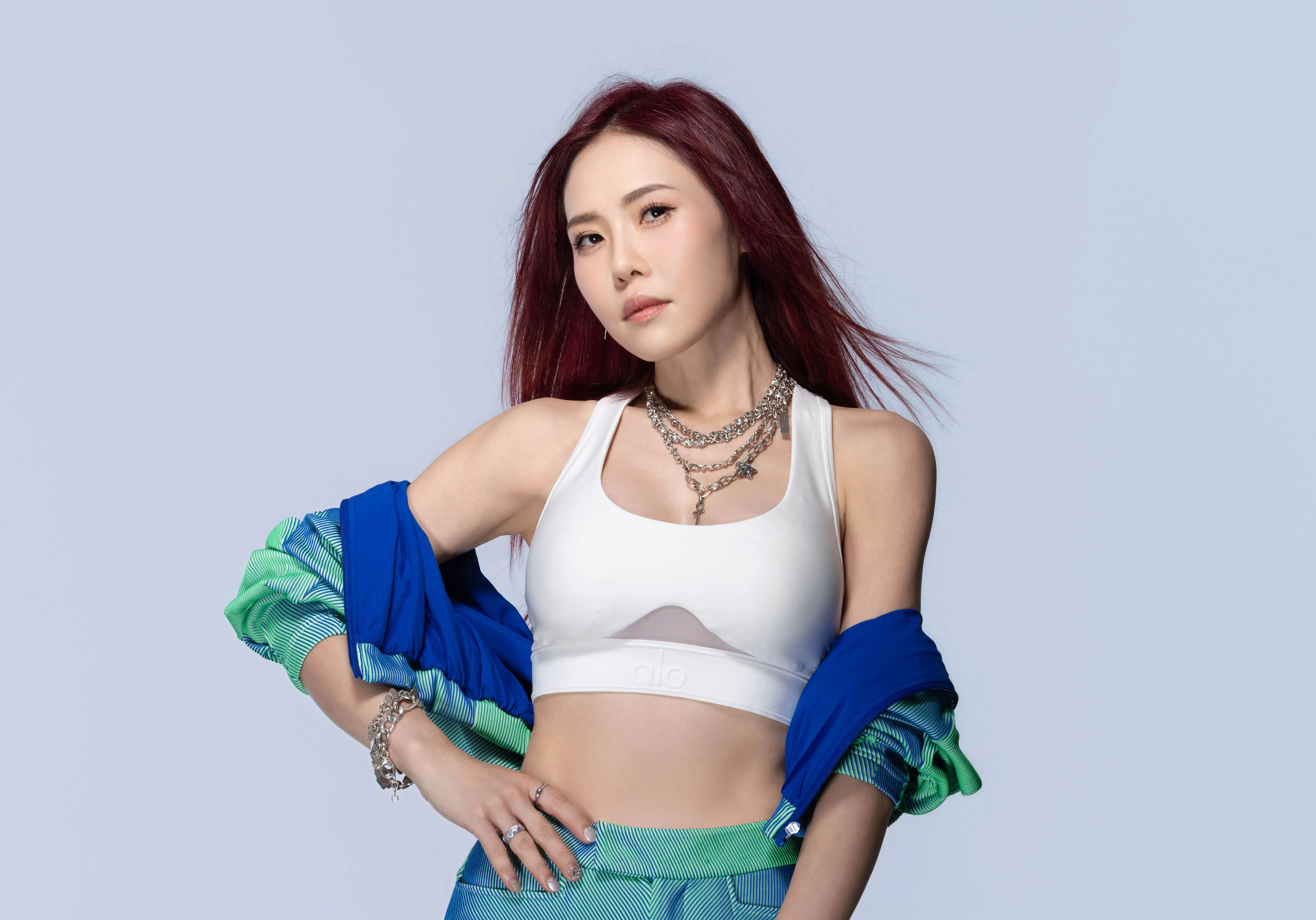 吳申梅化身唱跳歌手挑戰電音舞曲 老公助力寫Rap歌詞
