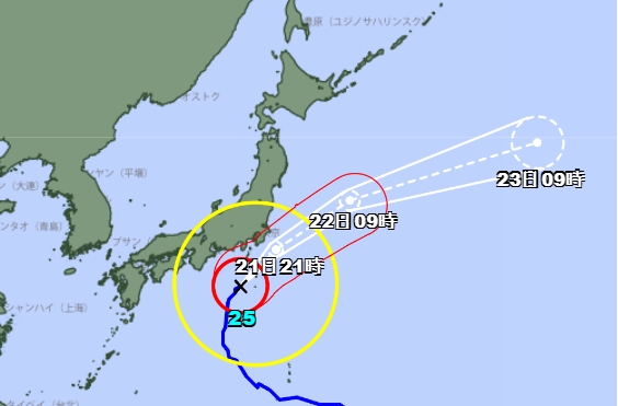 颱風「杜鵑」持續逼近日本,預計今日下午至深夜最接近關東與伊豆群島,氣象廳已對部分地區發布最高級別的第4級危險警報。(翻攝自日本氣象廳官網)