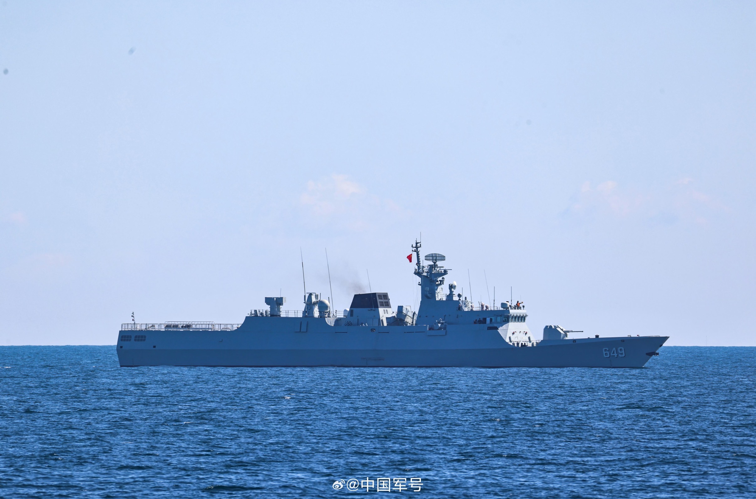 中國鹽城海事局發布航行警告,宣布15日起自11月30日,將全天在黃海南部特定海域進行實彈射擊。(示意圖,翻攝中國軍號微博)