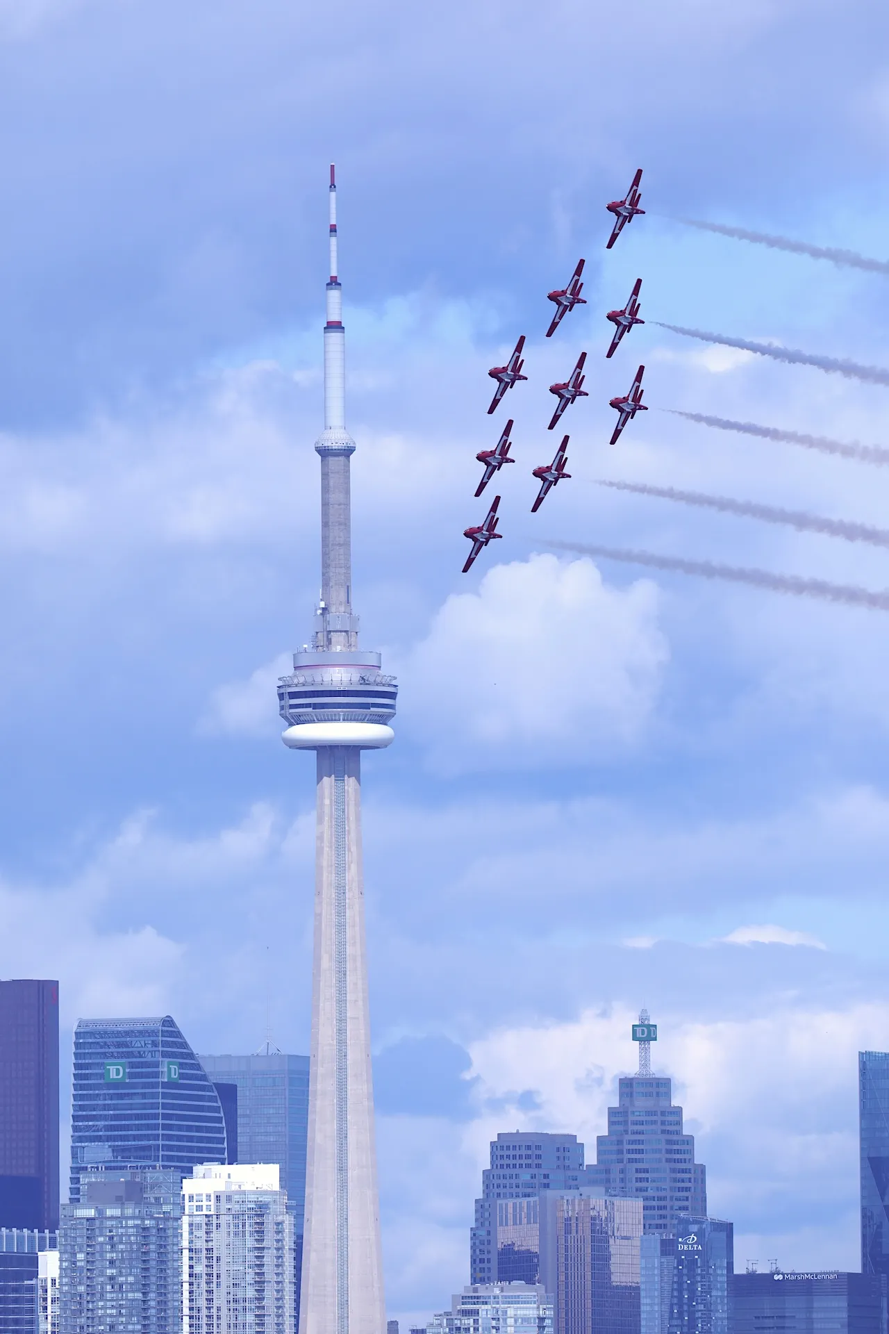 「軍傳媒」第 77 屆加拿大國際航空展登場：Snowbirds 飛行表演隊CT-114 Tutor告別演出