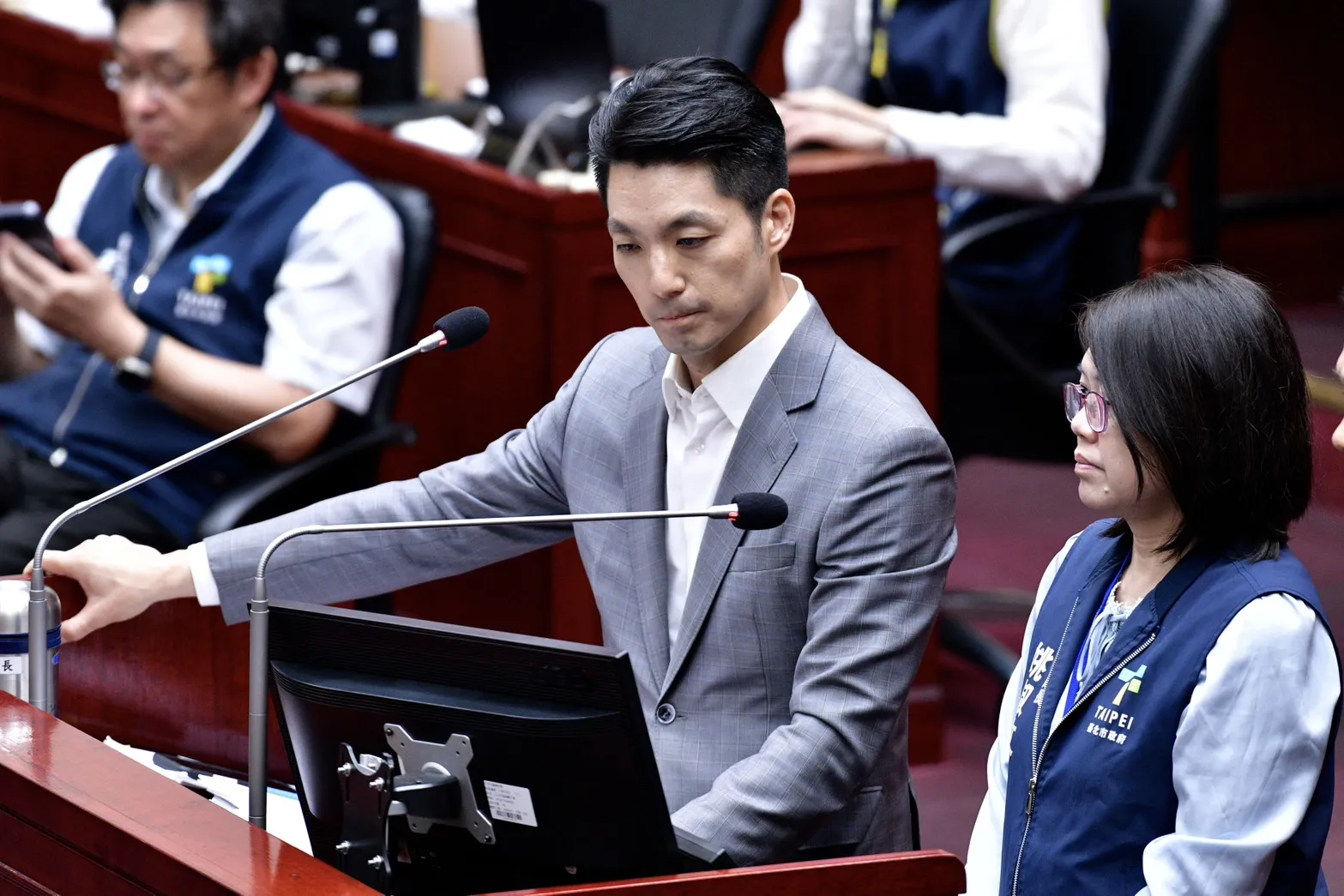 民政局長突發文「市長挺誰沒回答」　蔣萬安急喊：他想請辭全力輔選！