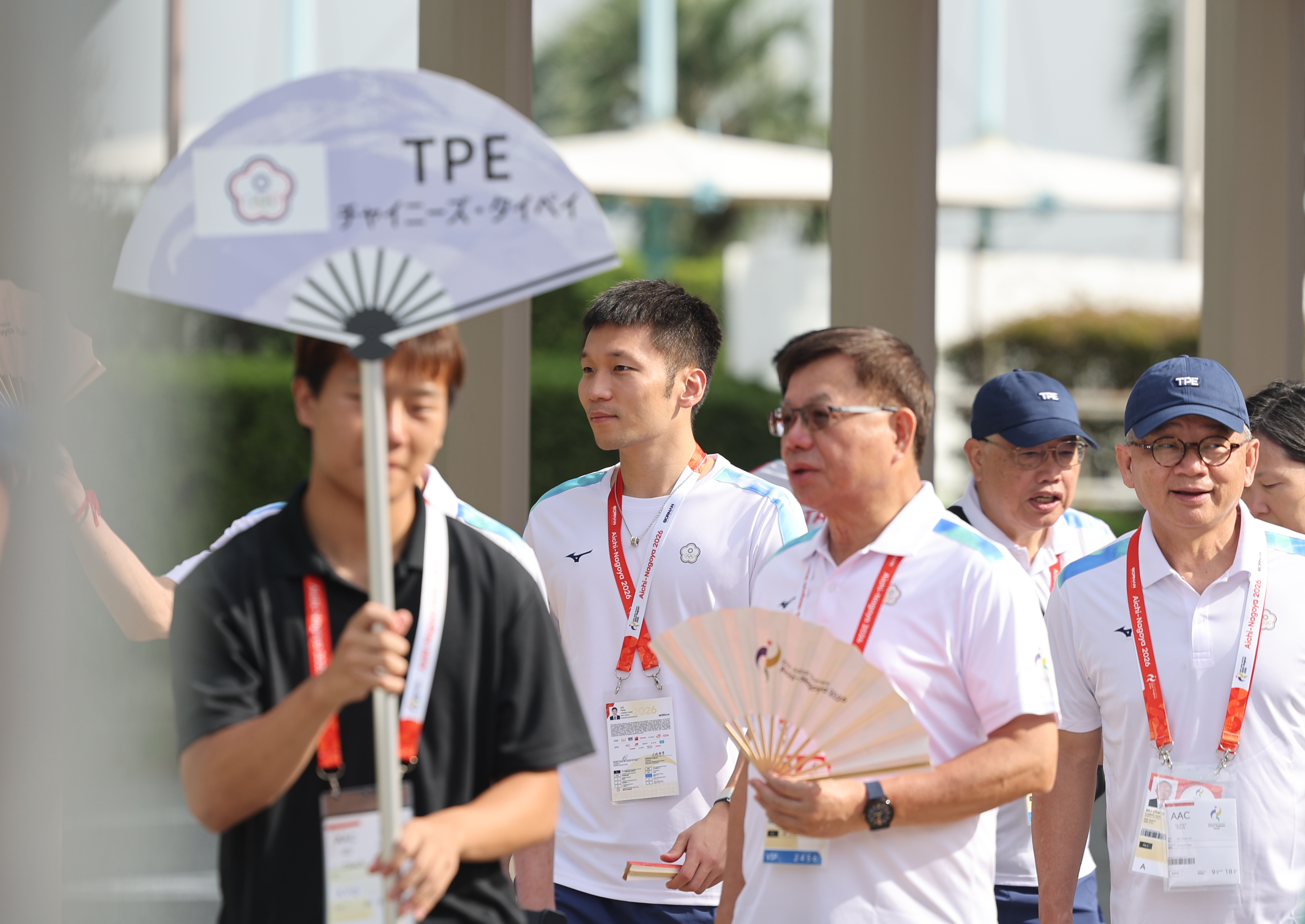 運動部長李洋今與代表團成員出席選手村開村典禮,一度遭主辦方以亞奧會命令為由阻擋,所幸經協商後終於進場。(中華奧會提供)