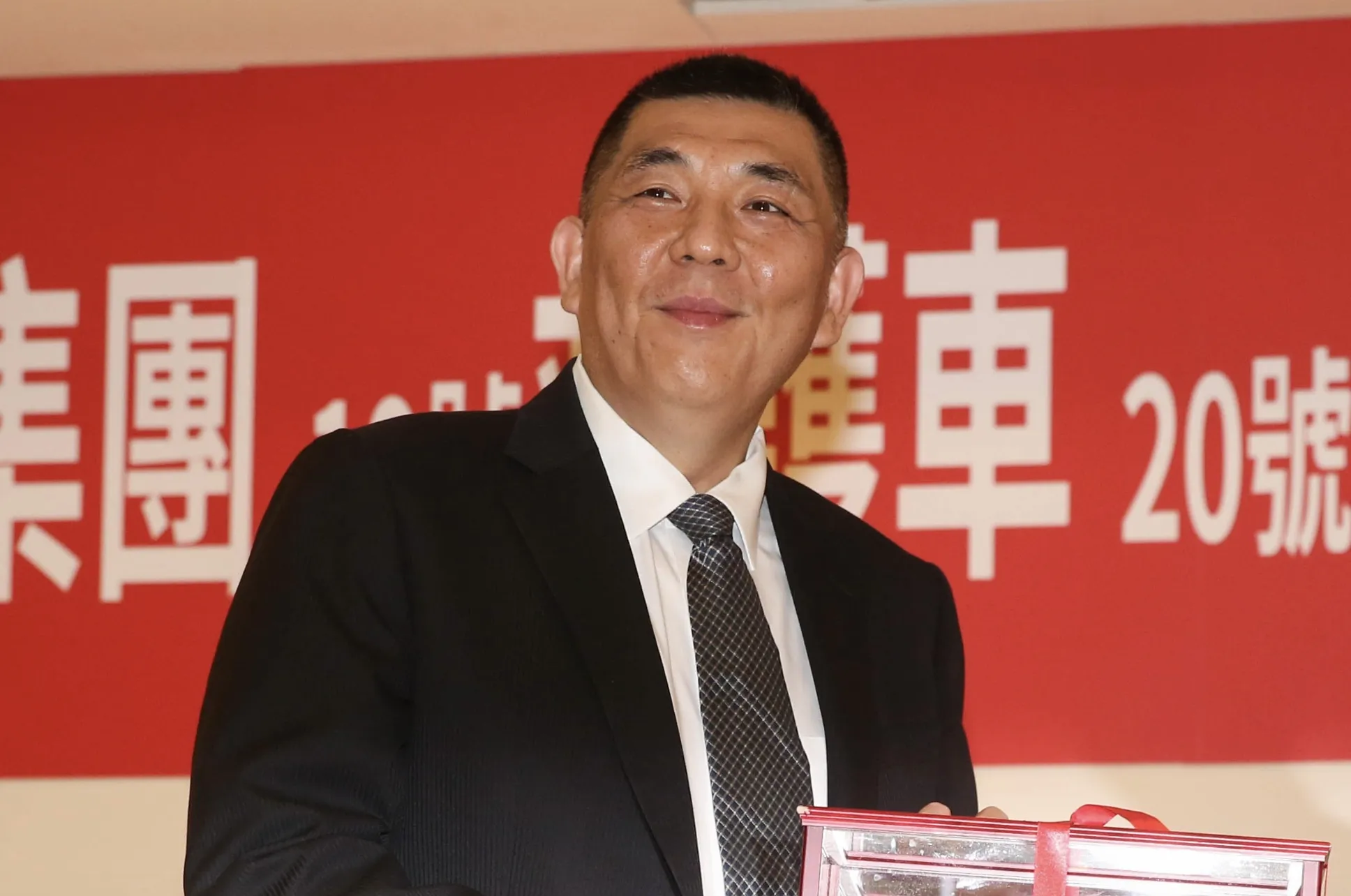 最長局長黃德清病逝！挺過恩恩案卻因「婚外情下台」　消防採購弊案遭搜索後退休