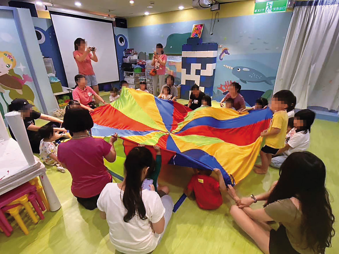 聰明小玩家標榜可以透過遊戲,幫助幼兒的大腦發展。(翻攝聰明小玩家臉書)
