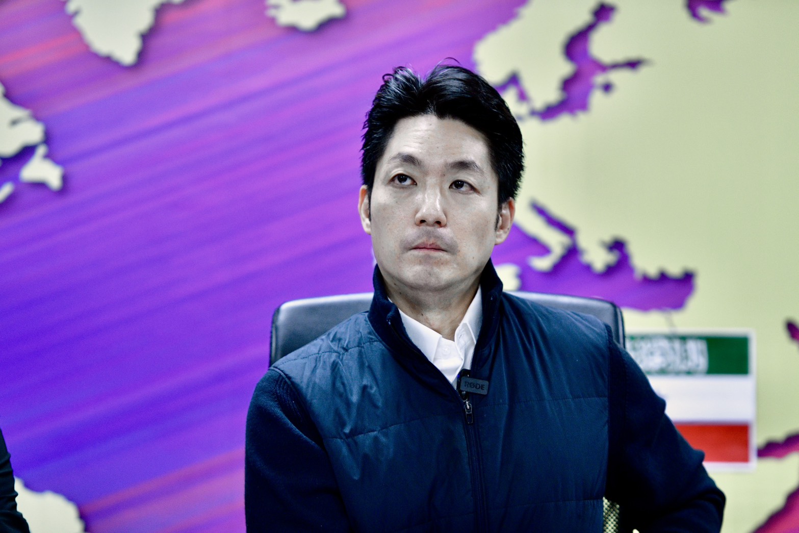 蔣萬安臉書被灌超過45萬則留言,系統分析指出,超過9成以上都是真人。(鏡報李智為)