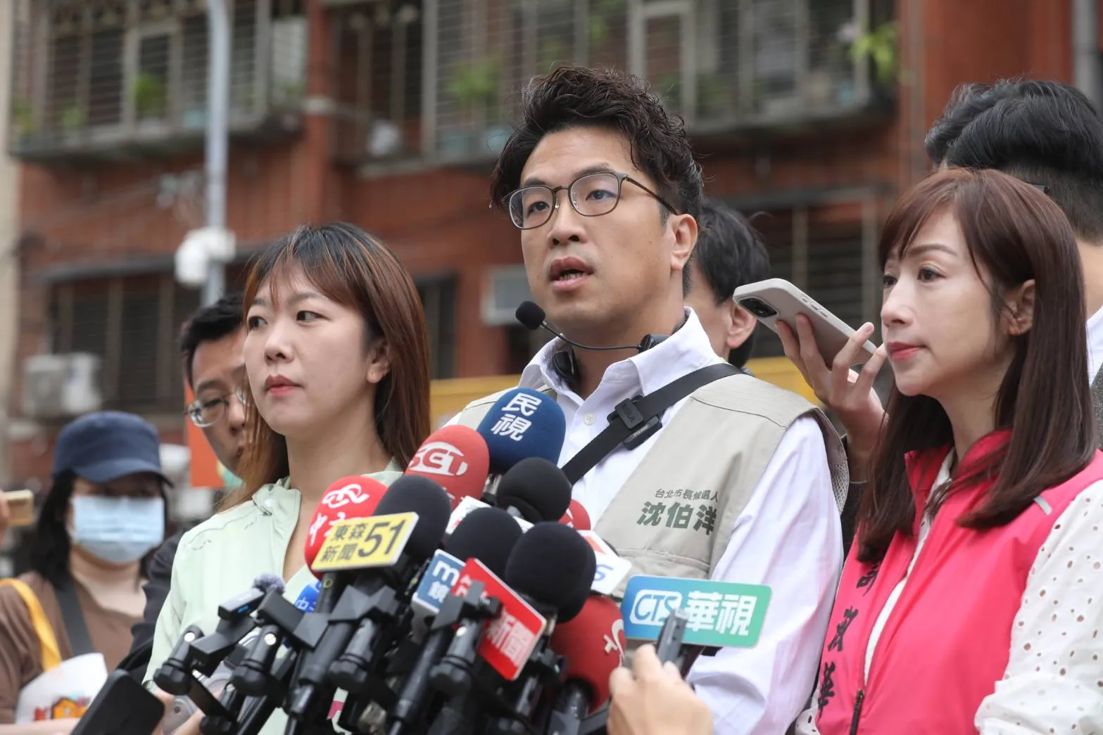 港人委託跟監「指定拍女兒」！藍委嘲笑全翻車　沈伯洋：跟抹黑我發毒品的同一群人