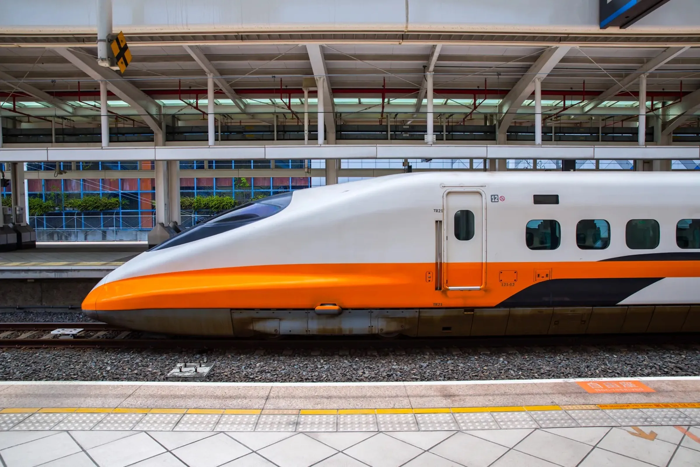高鐵廁所驚見100萬現金！南下列車清潔員撿到　失主至今未現身