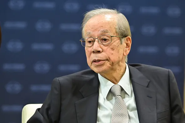 都70歲後掌權、90歲離世    首相父子檔冥冥中有巧合