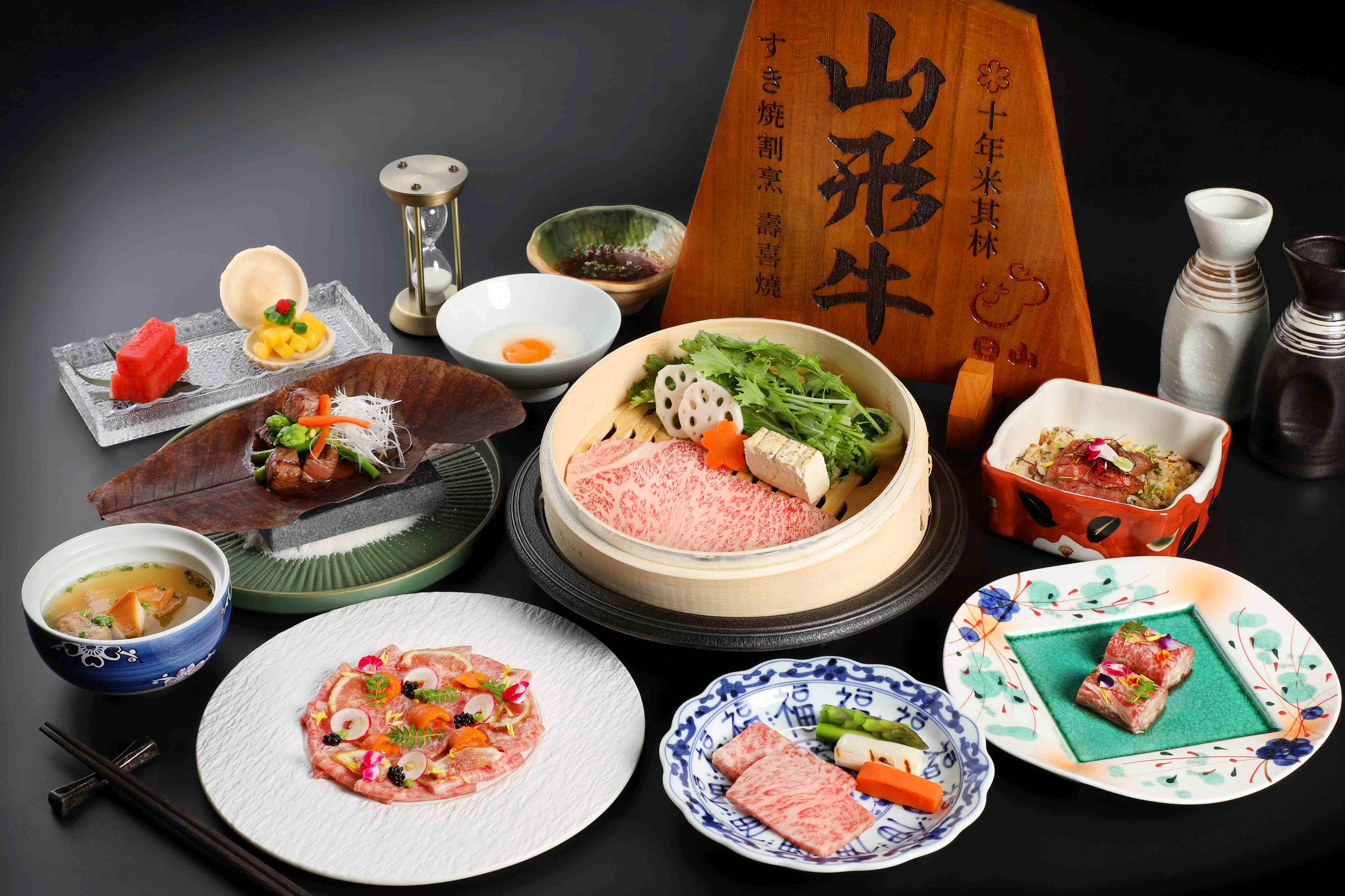 日山端出台北限定「山形牛全牛宴」,用8道精心搭配的菜餚,詮釋和牛的完整滋味。(5,880元/8道菜套餐)(日山提供)