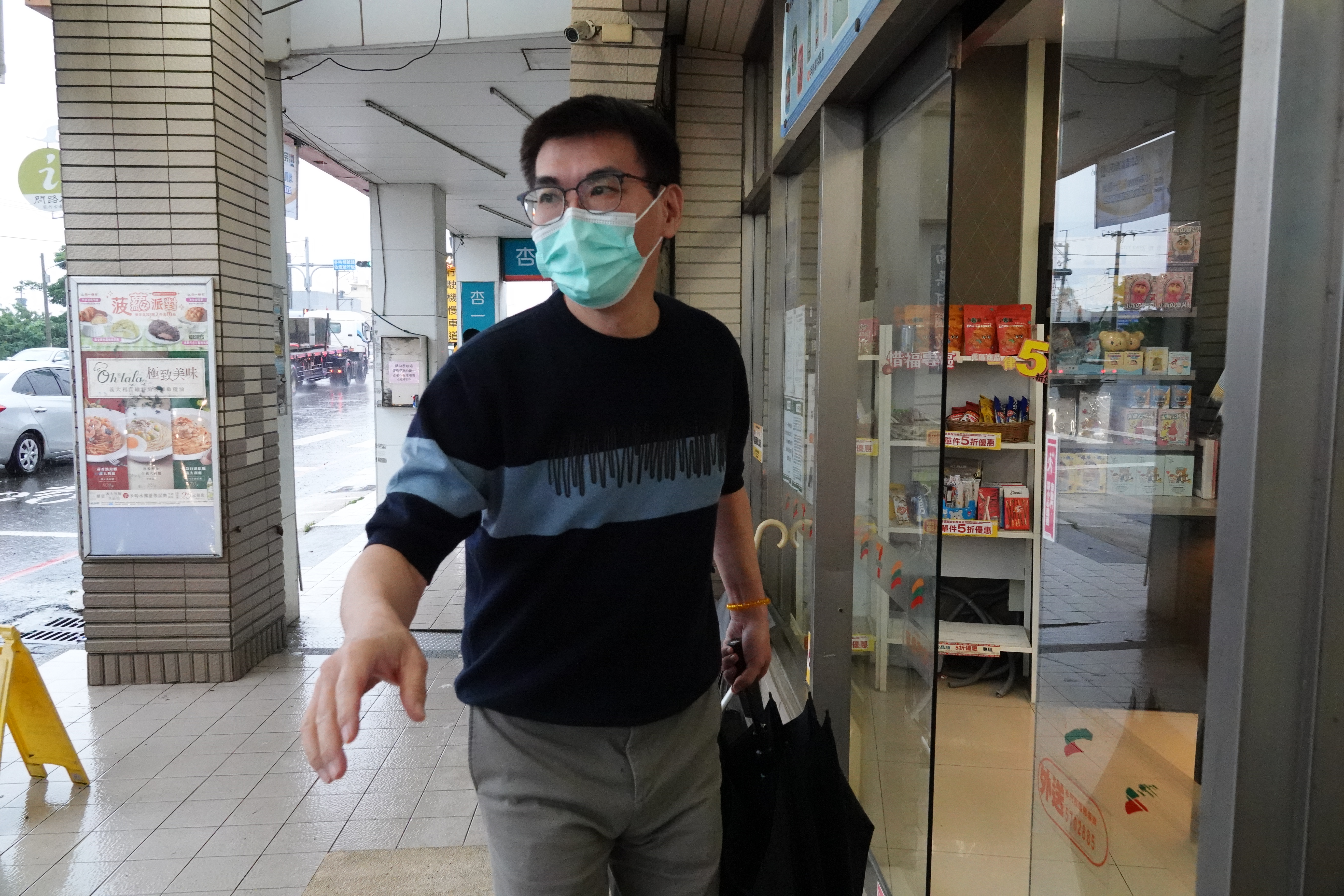 趙建銘認對護理師許芊芊有好感但不認有追求對方。
