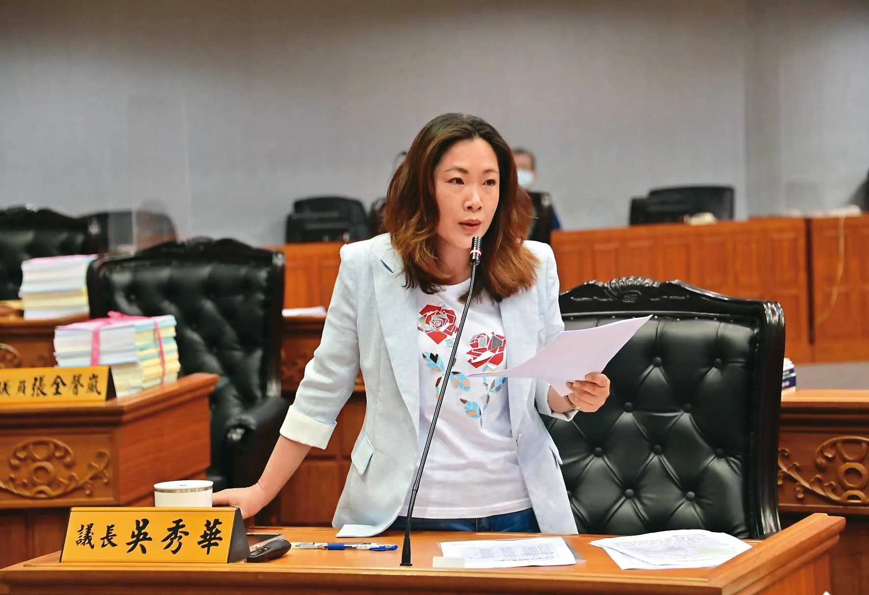 台東議長吳秀華戰縣長爆爭議　吳家聯手三地集團炒地煉金術曝