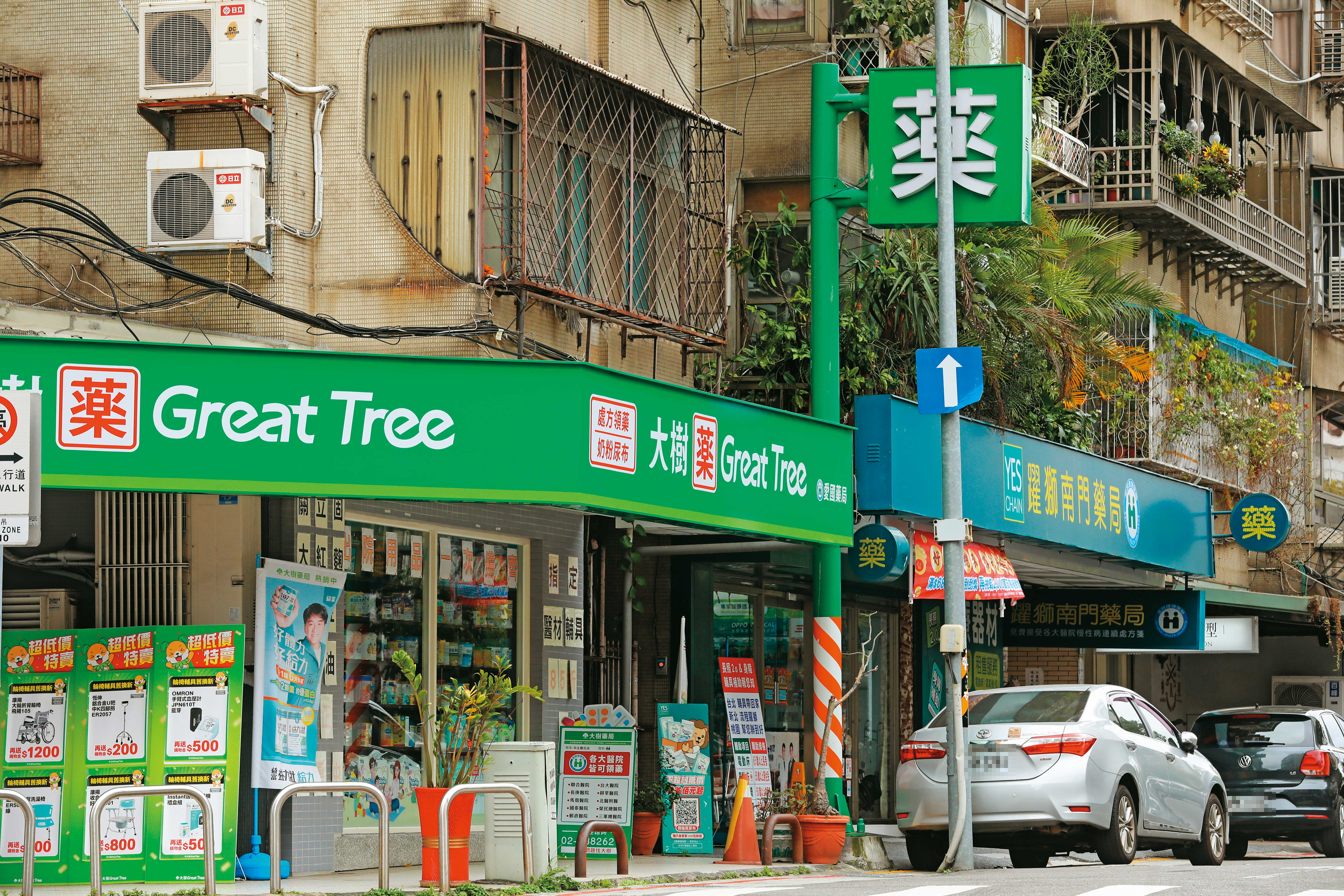藥局門市數每年以2成速度飆漲,將取代超商成為街邊霸主。