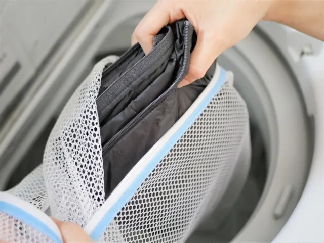 衣服放洗衣網就沒事？日本專家揭3大使用技巧　「這樣洗」衣服更耐穿