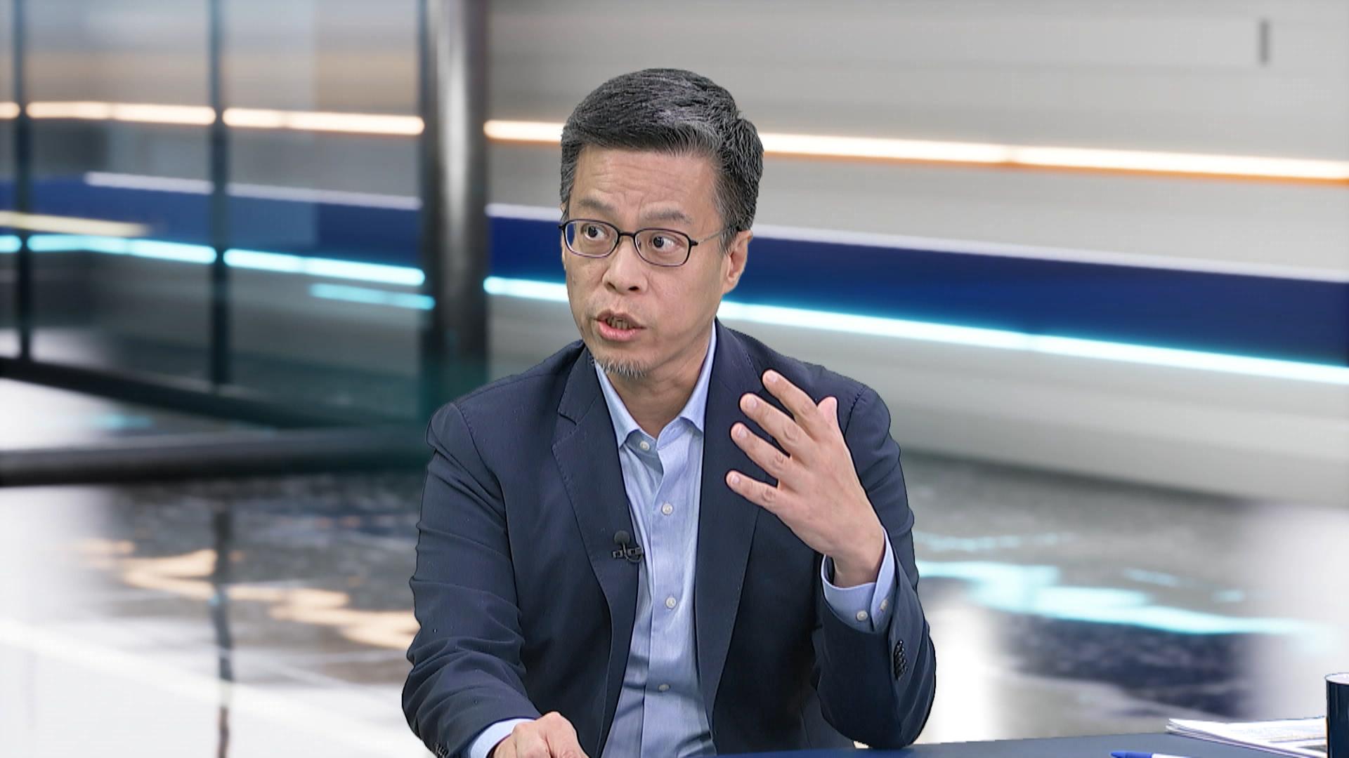 國安會諮委黃重諺是此次賴總統出訪史瓦帝尼的隨行官員之一。(鏡新聞)
